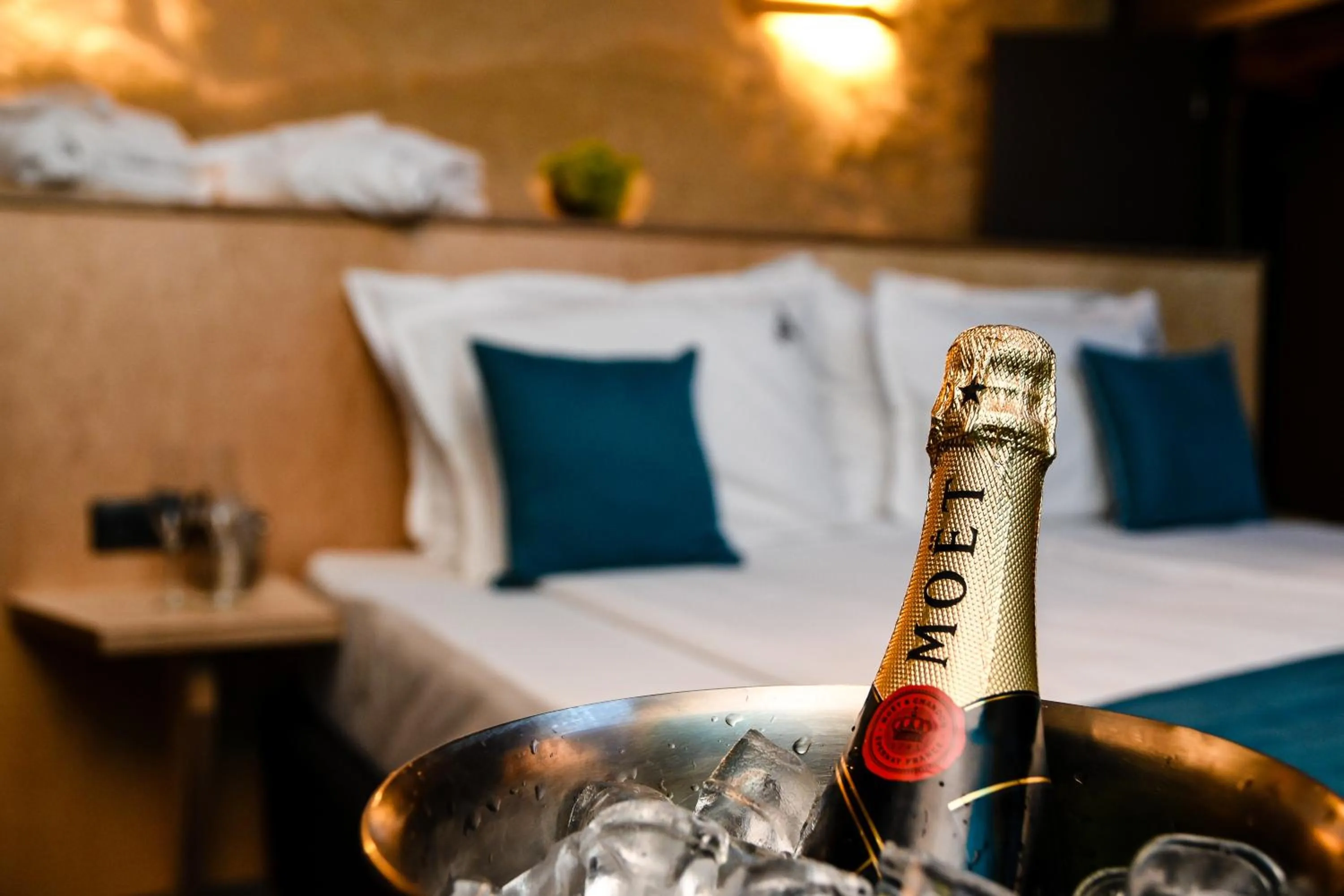 Bathroom, Bed in Hotel Arte SPA & Park