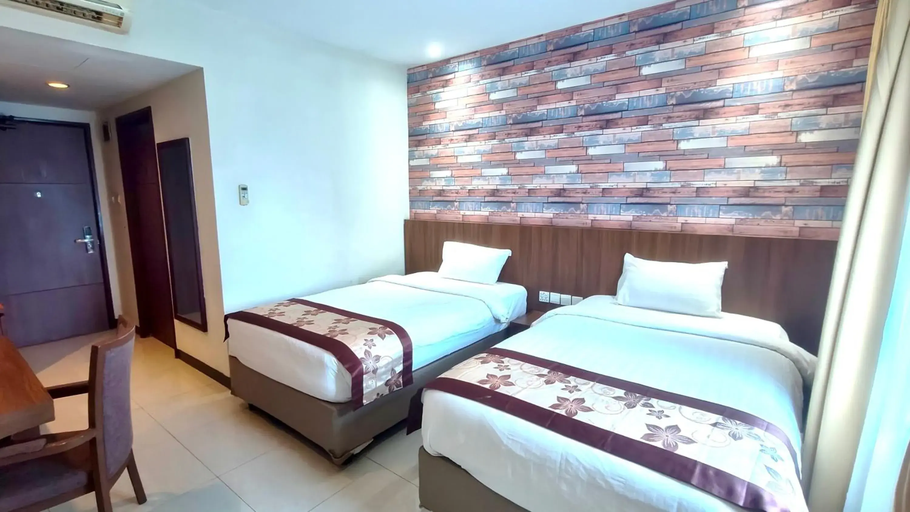 Superior Twin Room in Sahid Batam Center Hotel and Convention Superior Twin Room in Sahid Batam Center Hotel and Convention