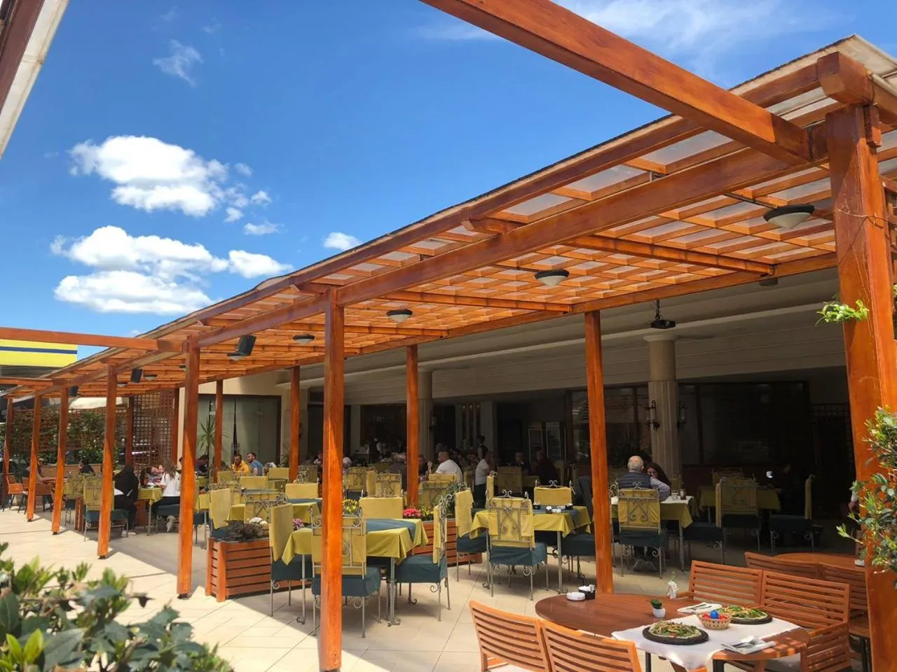 Restaurant/places to eat in Hotel Continental