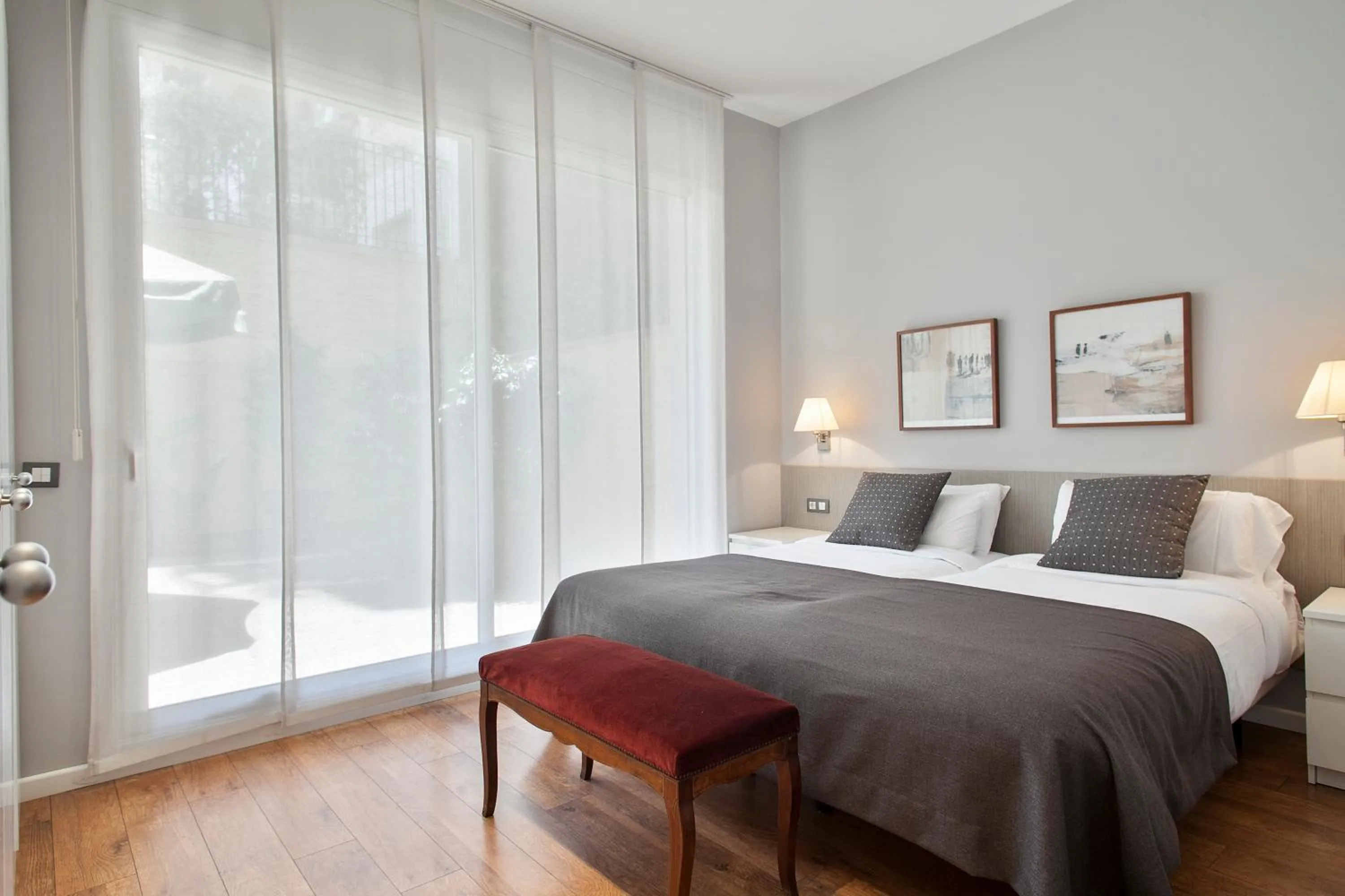 Bedroom, Bed in Bonavista Apartments - Passeig de Gracia