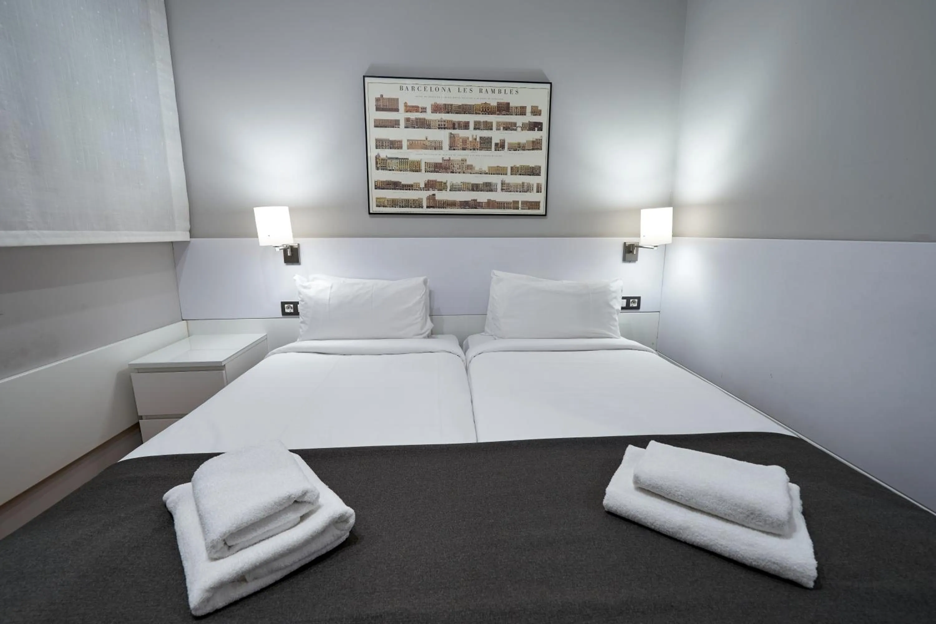 Bedroom, Bed in Bonavista Apartments - Passeig de Gracia