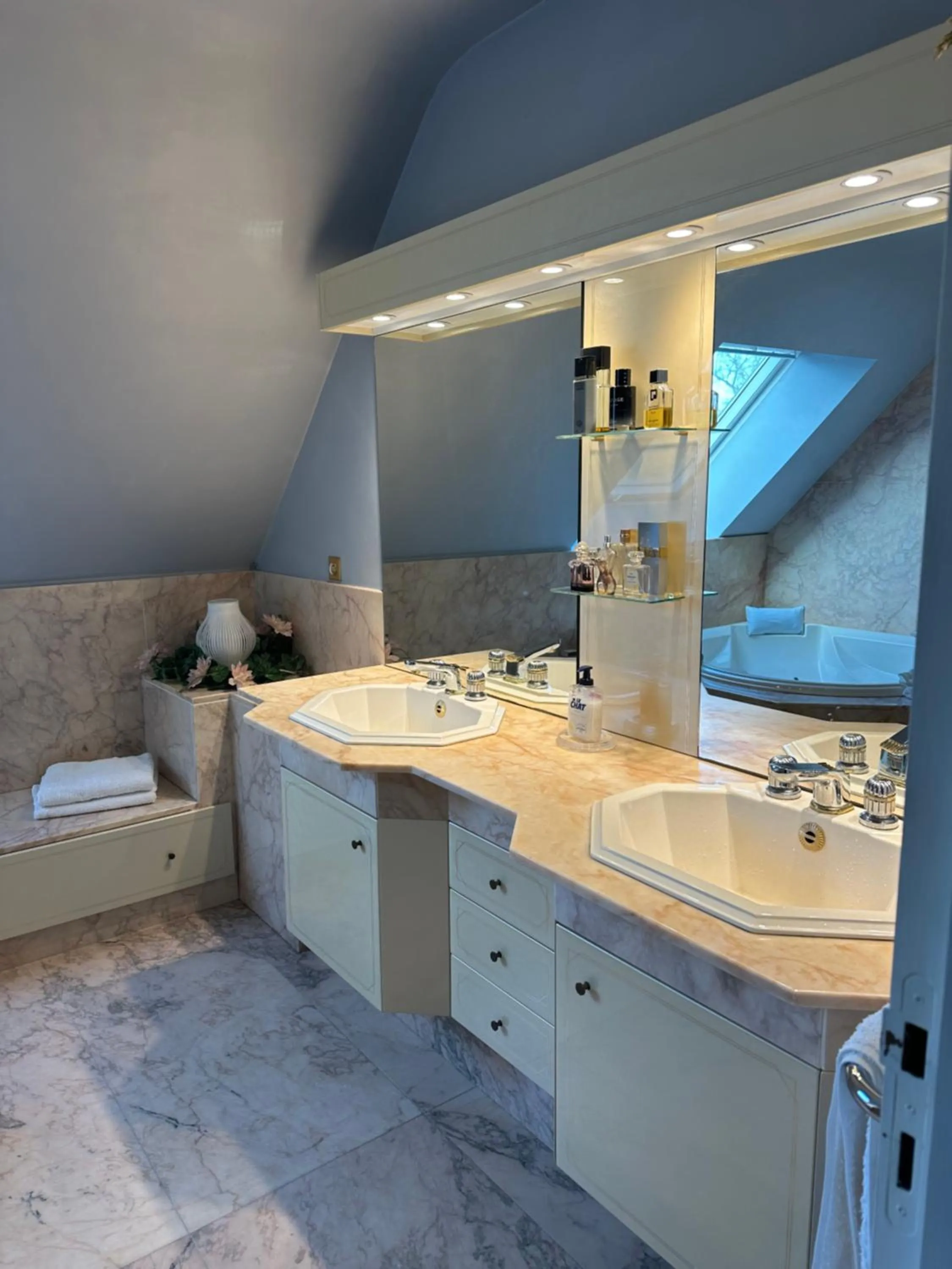 Bathroom in Chambres d'hôtes Le Bignon dans les Alpes Mancelles