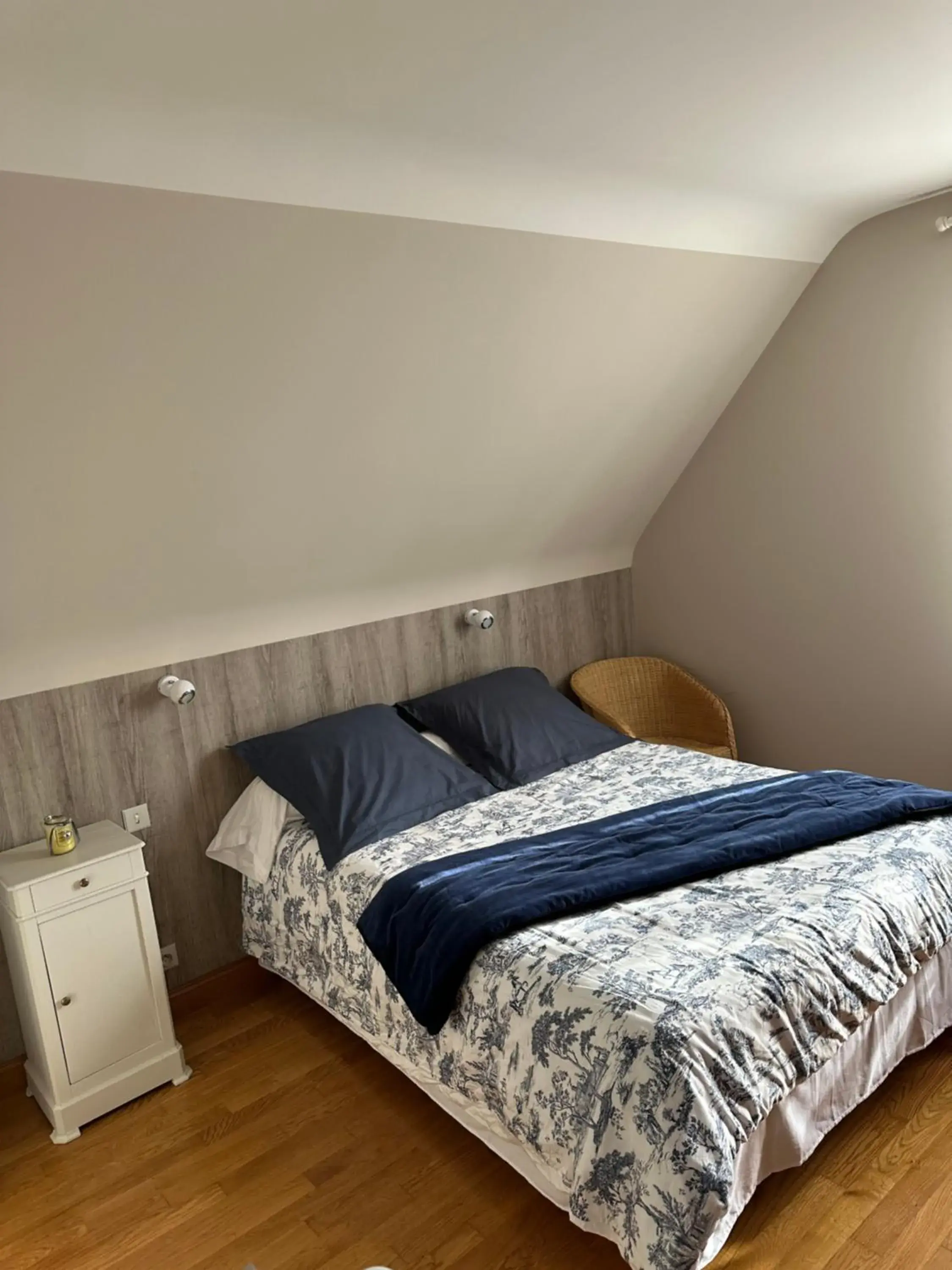 Double Room with Garden View in Chambres d'hôtes Le Bignon dans les Alpes Mancelles Double Room with Garden View in Chambres d'hôtes Le Bignon dans les Alpes Mancelles