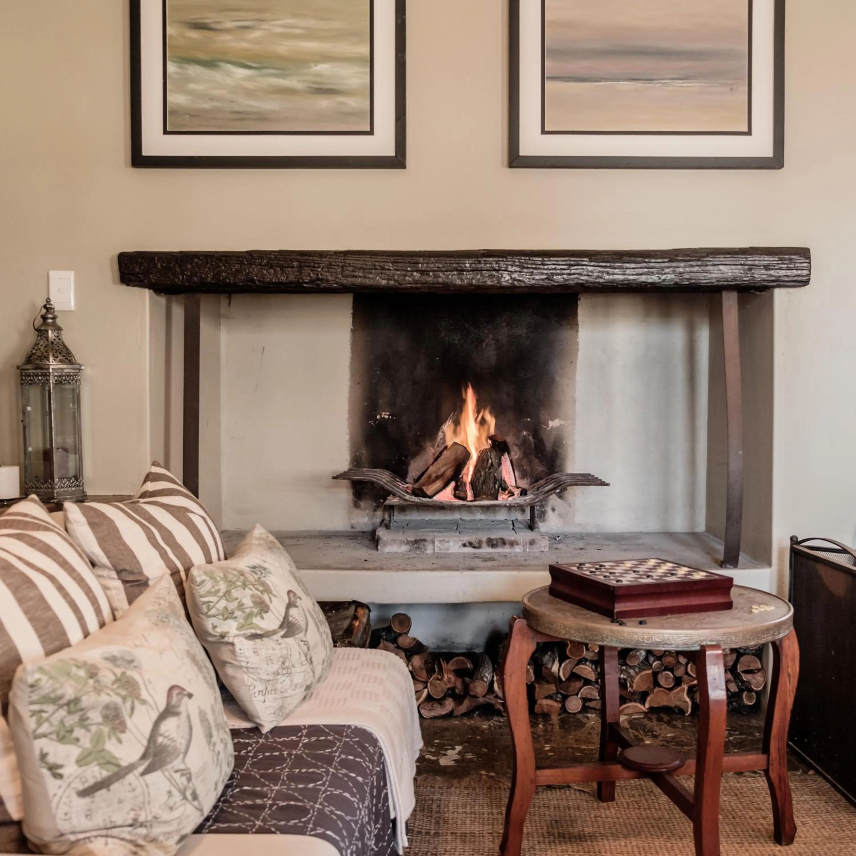 Communal lounge/ TV room in Smugglers' BnB