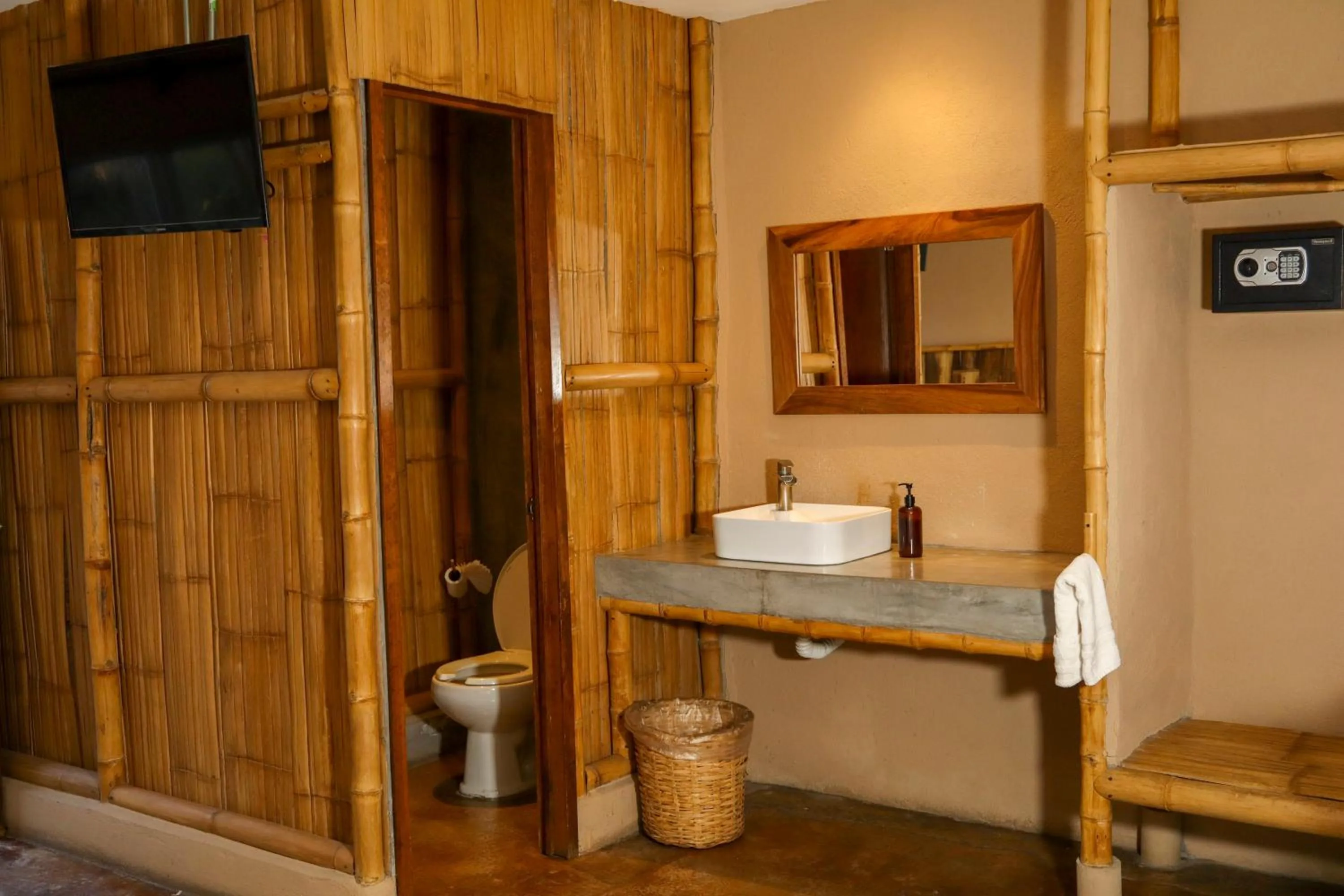 Bathroom in Eco Hotel Casa Kima
