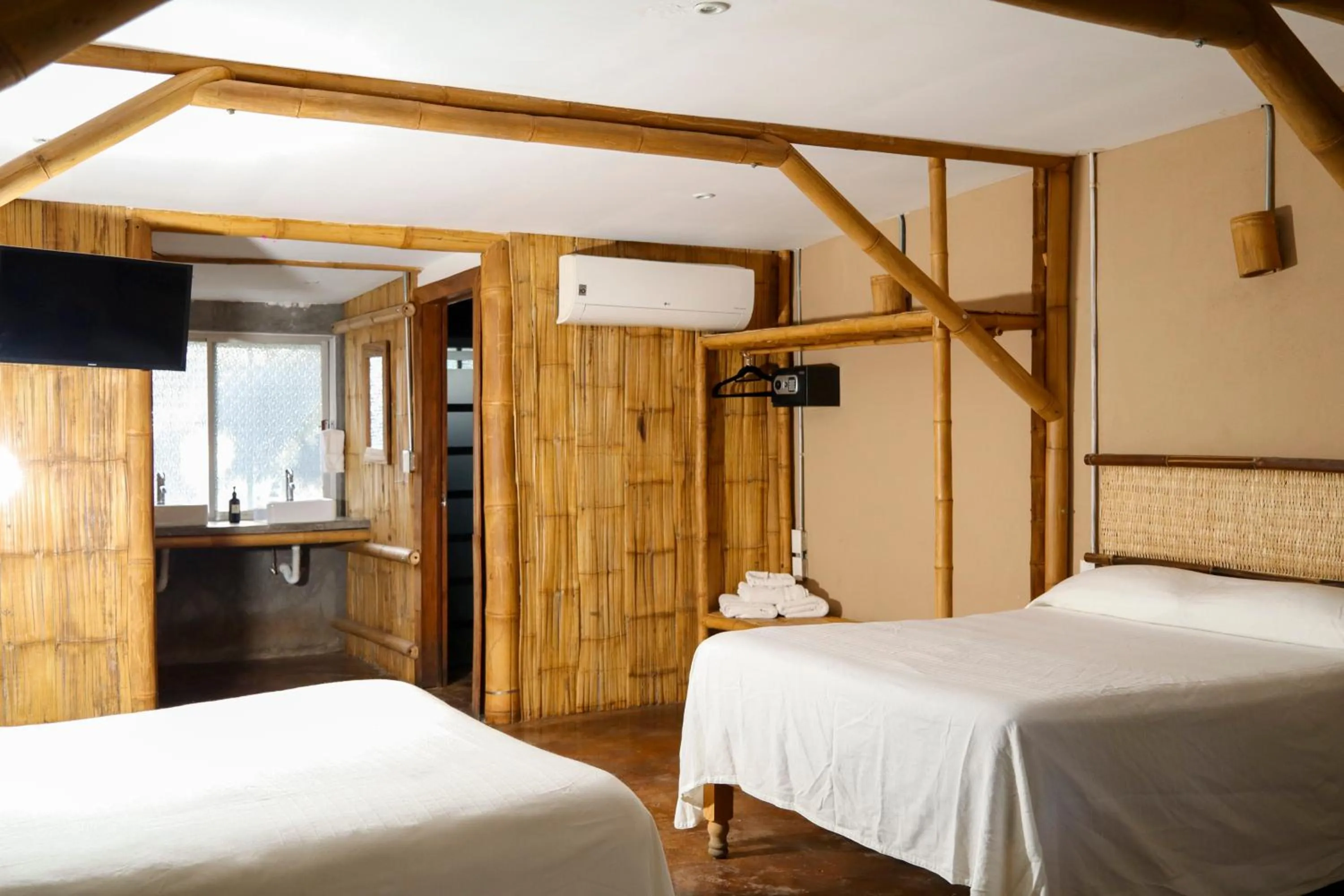 Bed in Eco Hotel Casa Kima