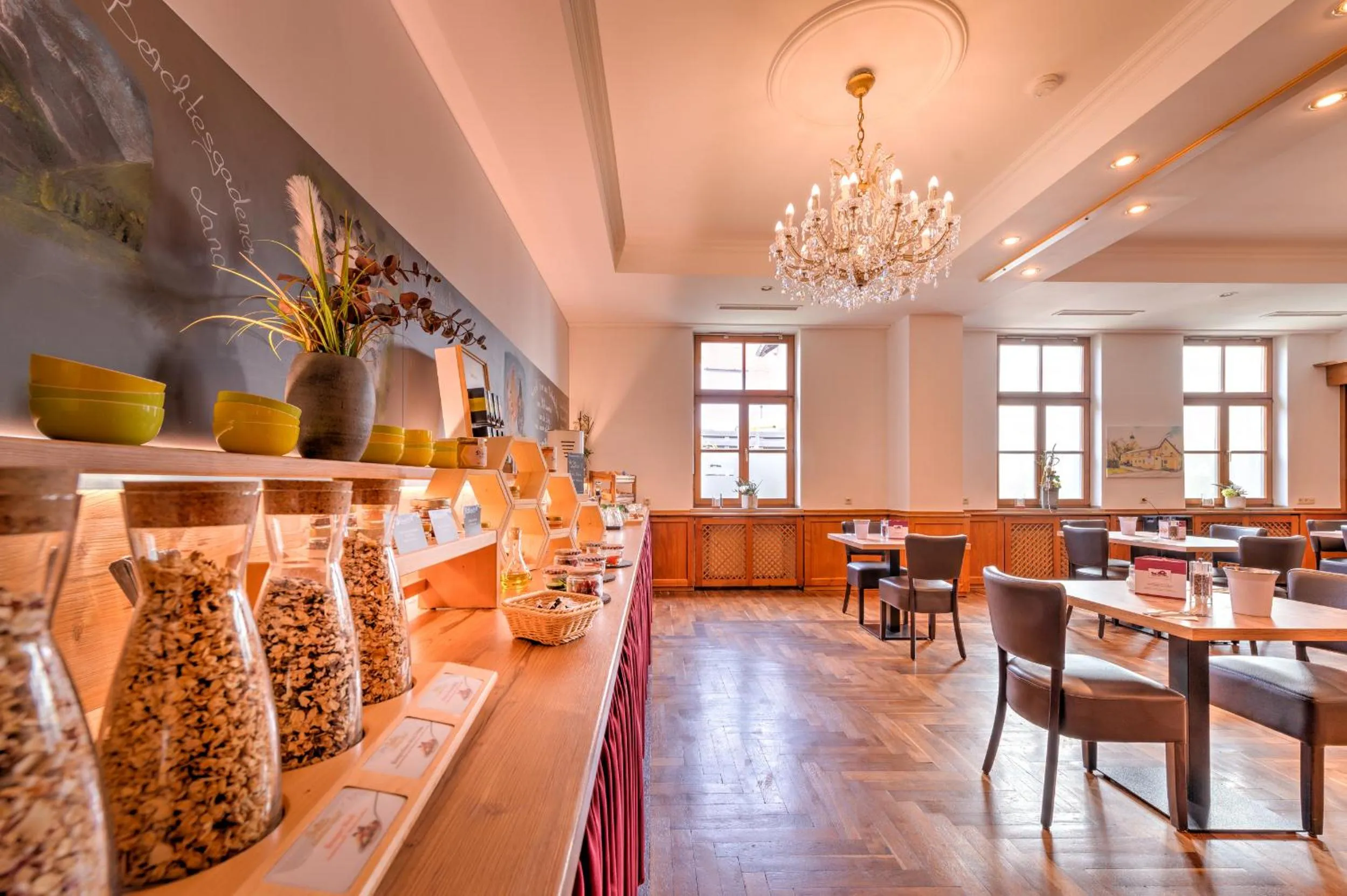 Breakfast in Zur Post Kümmersbruck Hotel & Tiny Houses