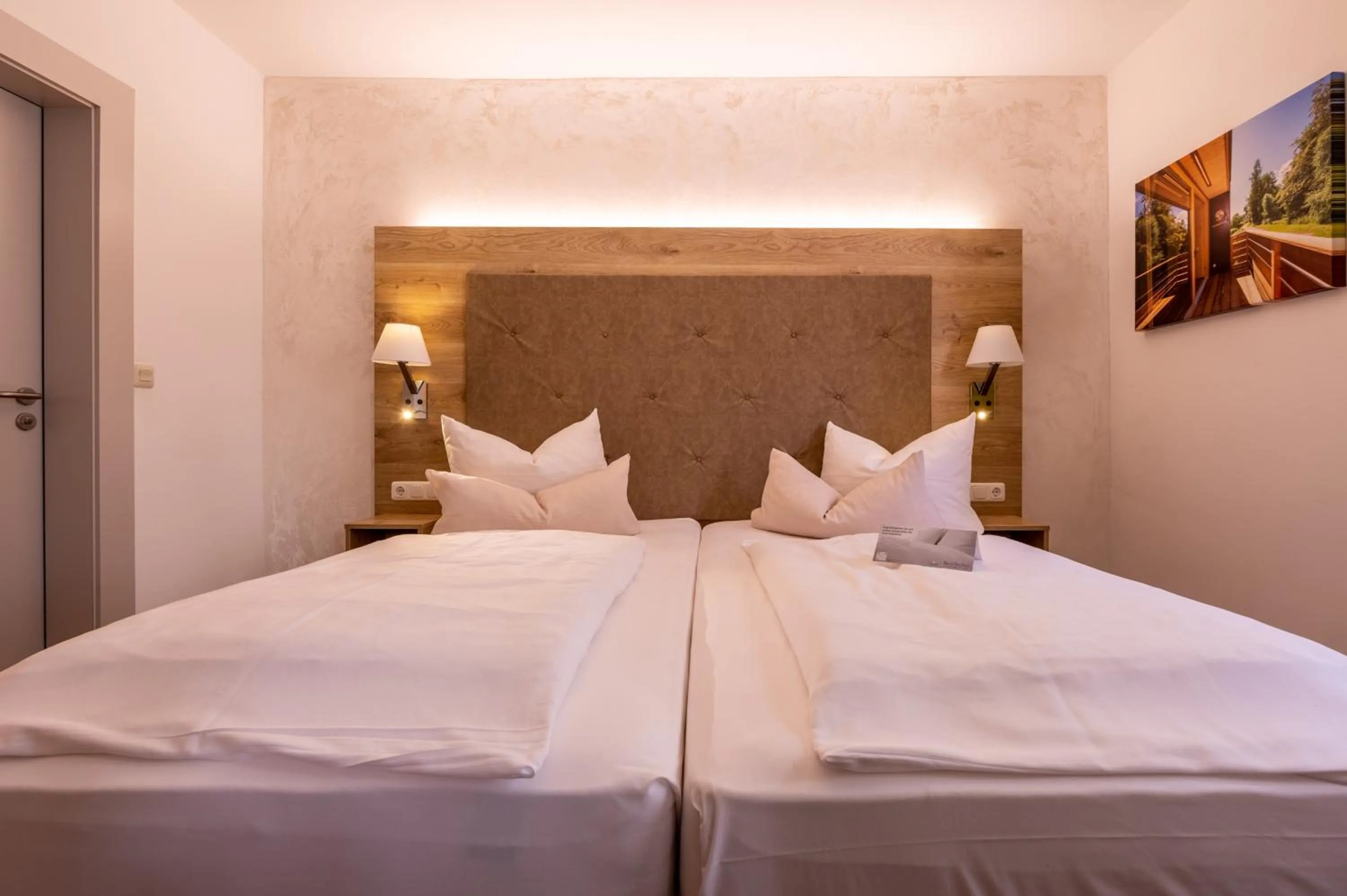 Bed in Zur Post Kümmersbruck Hotel & Tiny Houses