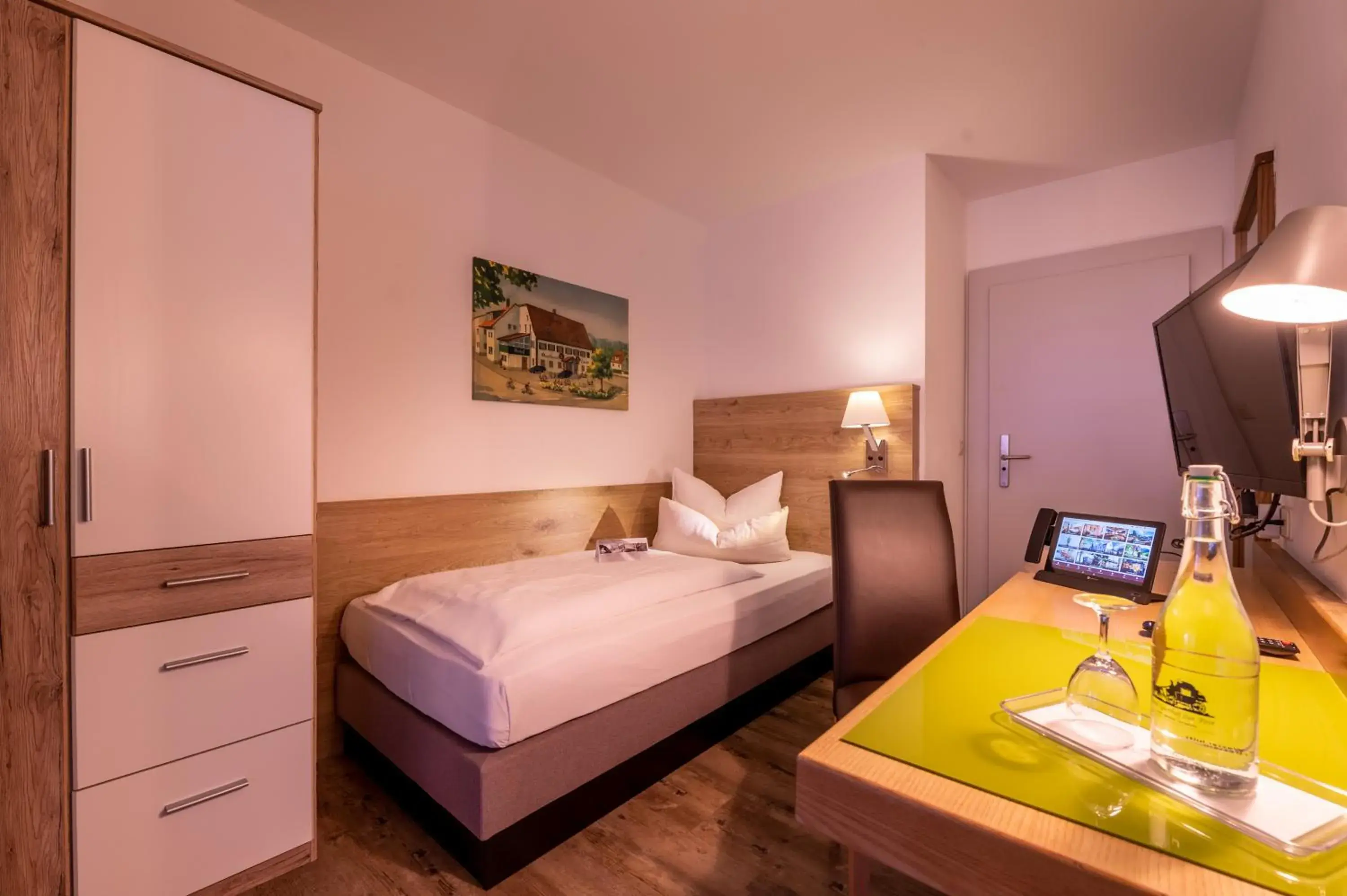 Single Room - single occupancy in Zur Post Kümmersbruck Hotel & Tiny Houses Single Room - single occupancy in Zur Post Kümmersbruck Hotel & Tiny Houses