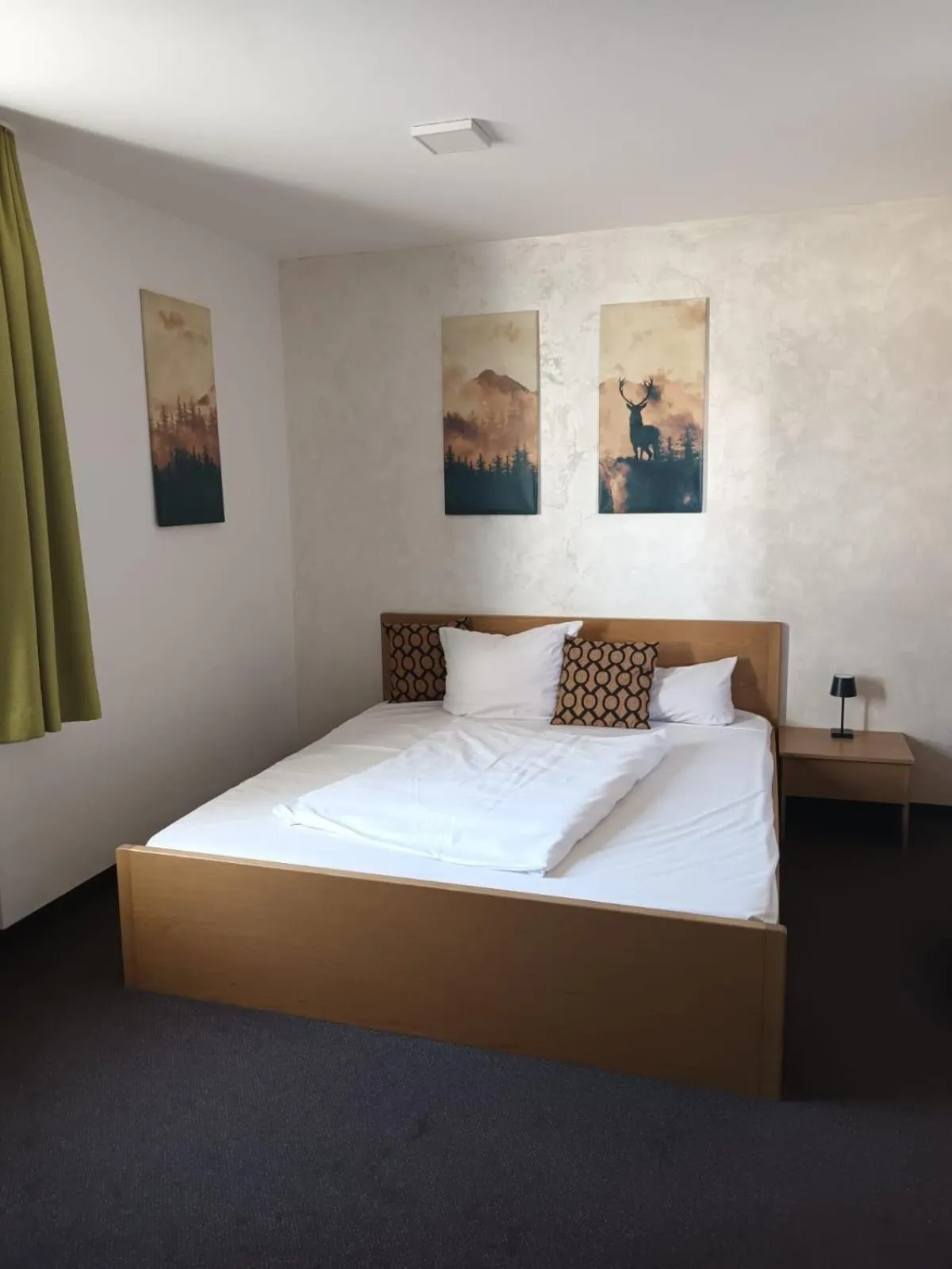 Bed in Zur Post Kümmersbruck Hotel & Tiny Houses