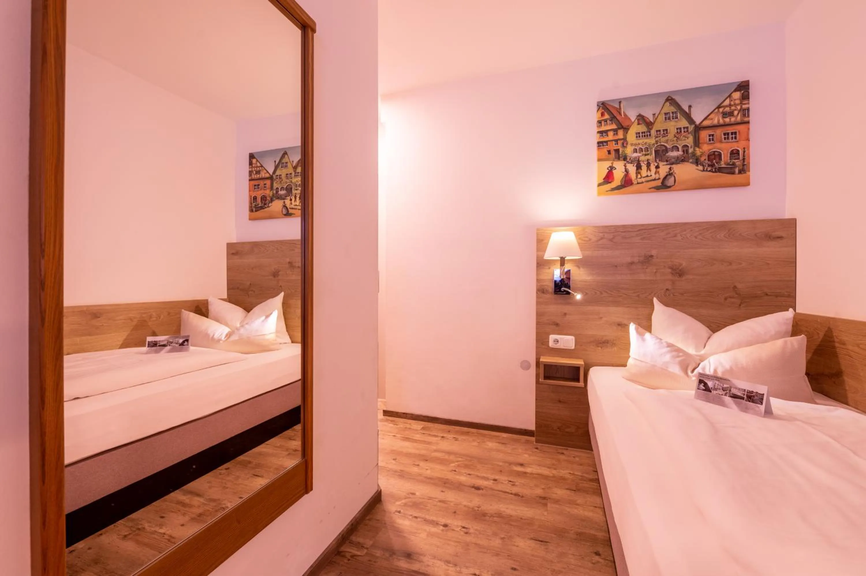 Bed in Zur Post Kümmersbruck Hotel & Tiny Houses