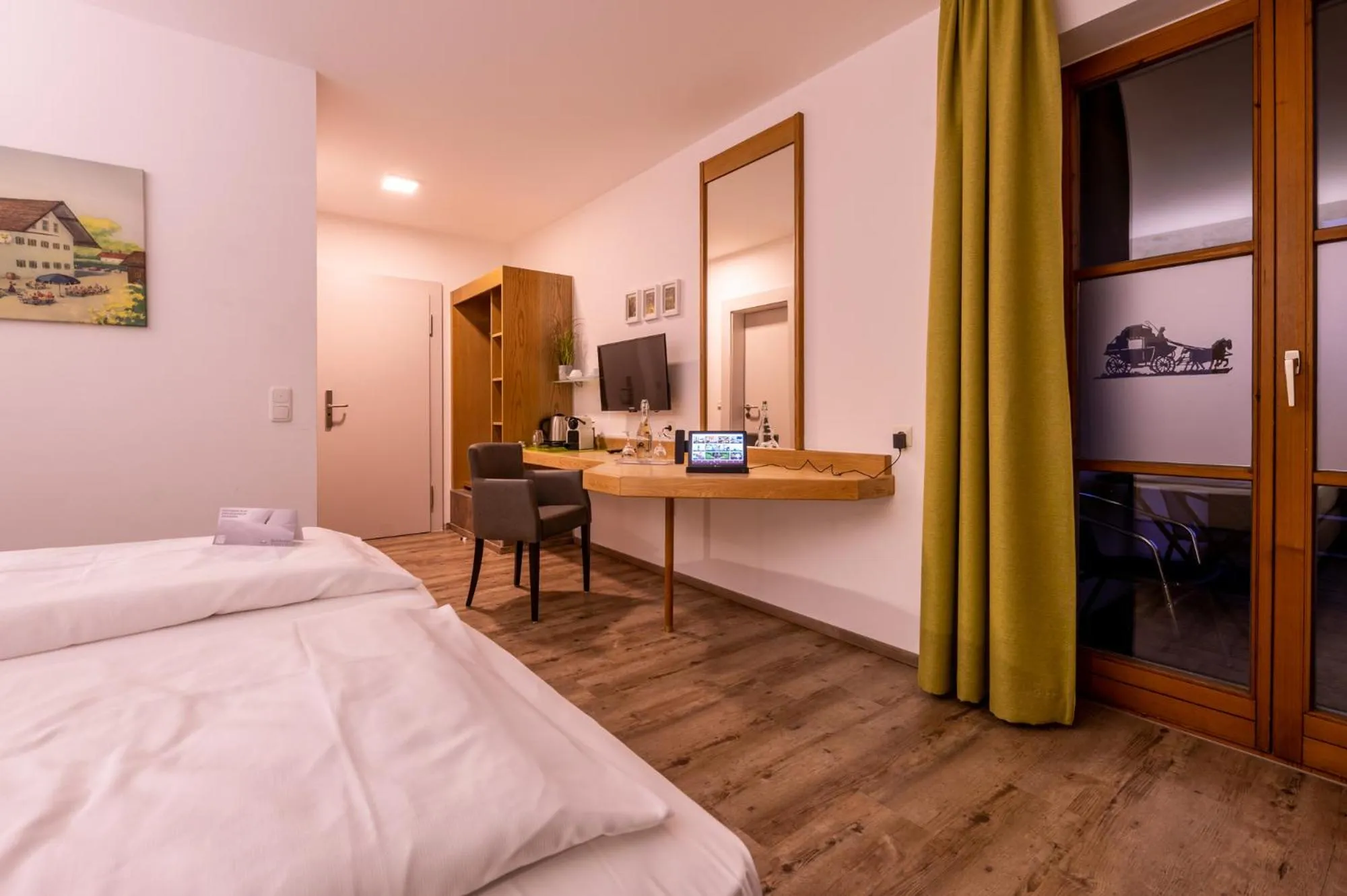 Bed in Zur Post Kümmersbruck Hotel & Tiny Houses