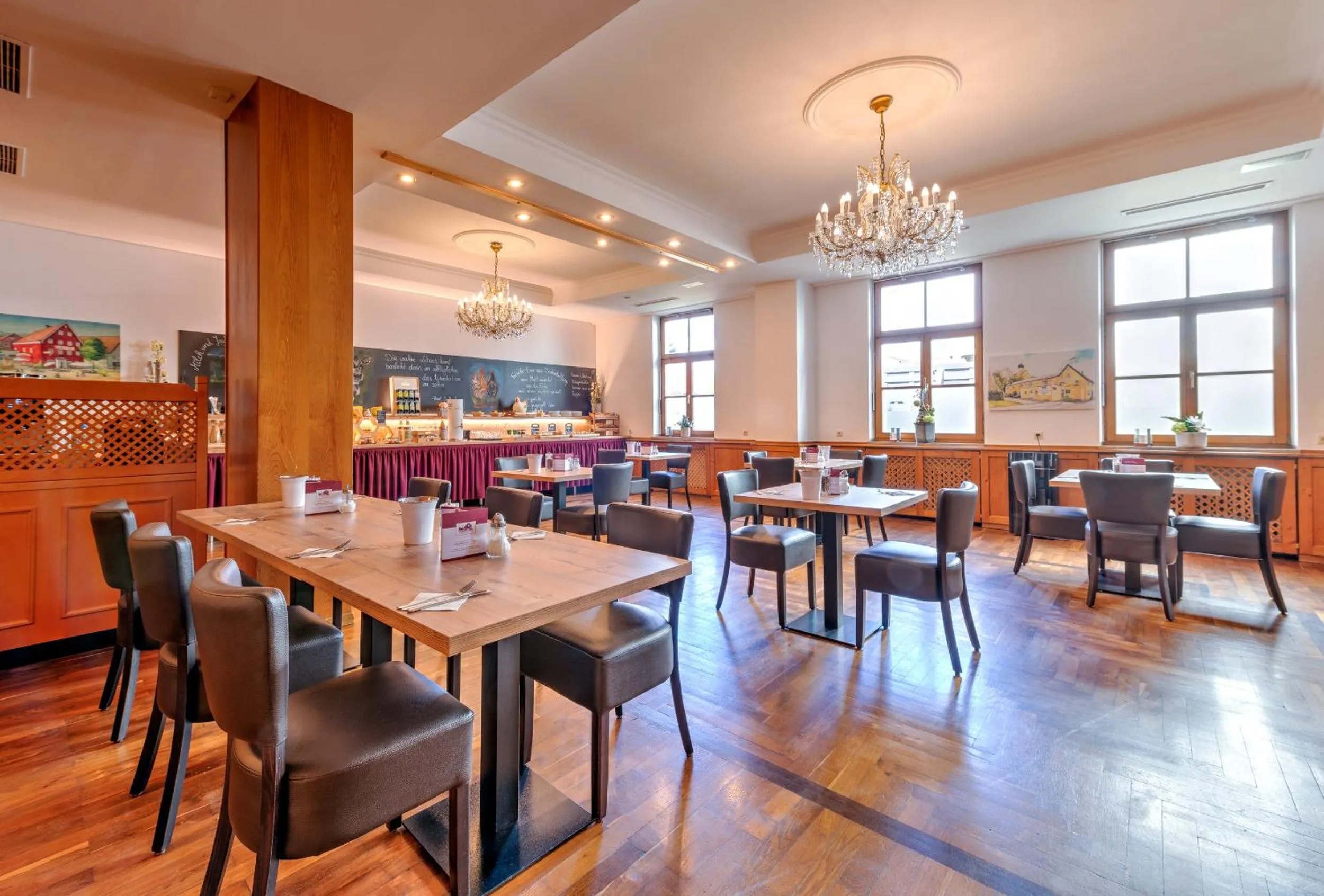 Breakfast in Zur Post Kümmersbruck Hotel & Tiny Houses