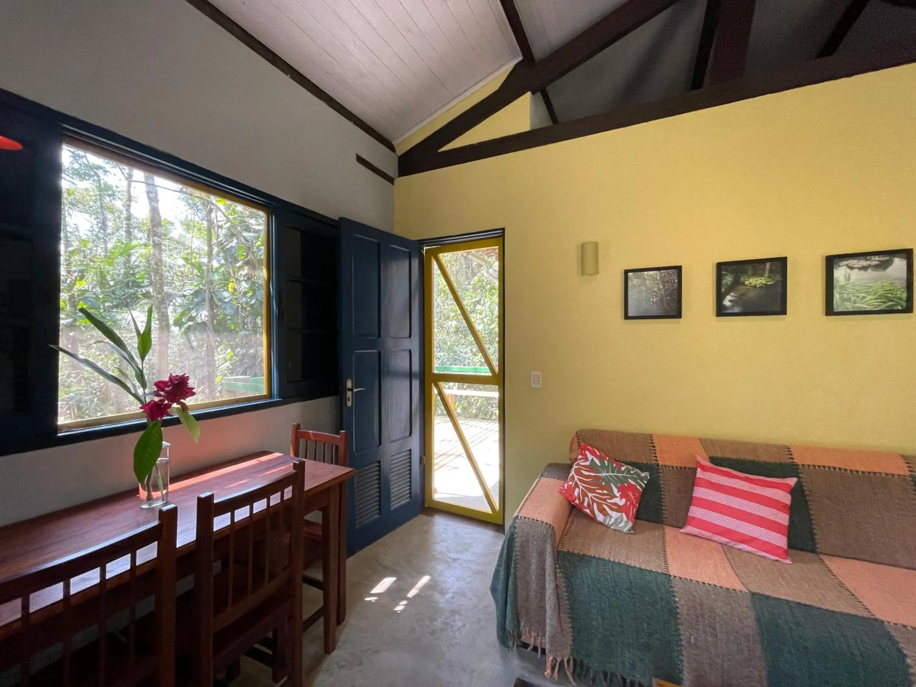 Dining area in Sitio Namaste Paraty