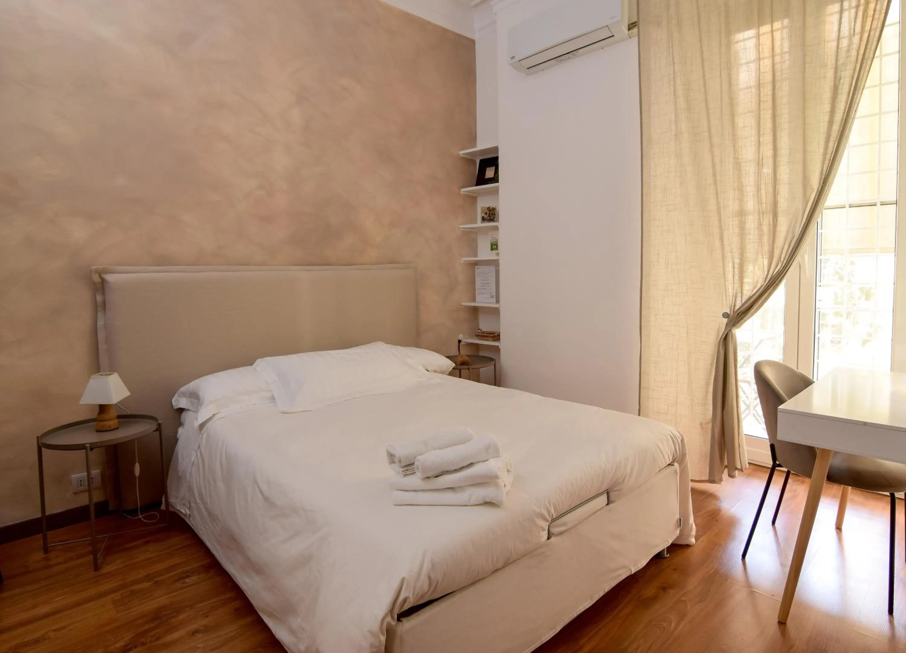 Bed in B&B Casa Cimabue Roma