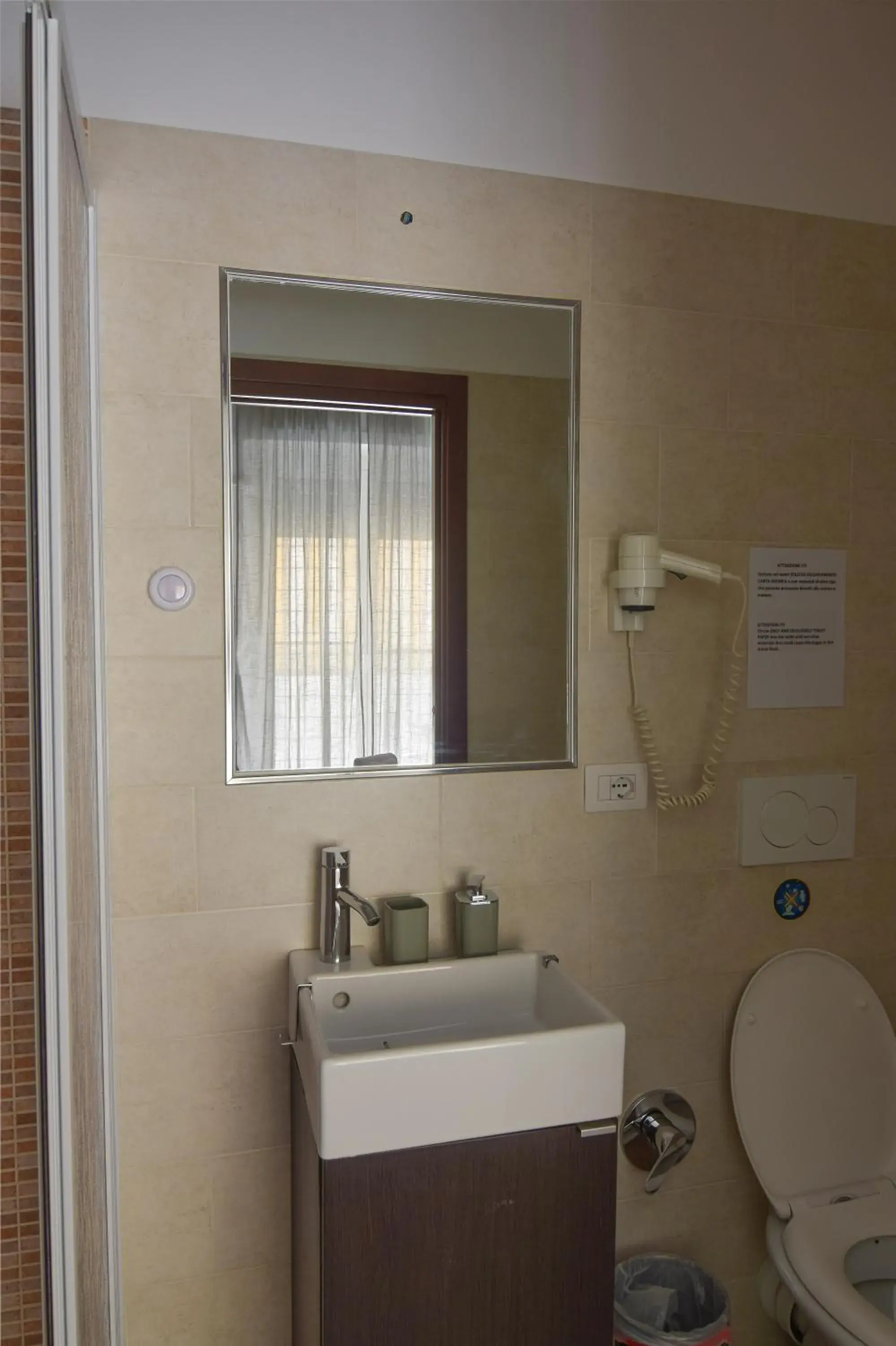 Double Room with Private Bathroom - single occupancy in B&B Casa Cimabue Roma Double Room with Private Bathroom - single occupancy in B&B Casa Cimabue Roma