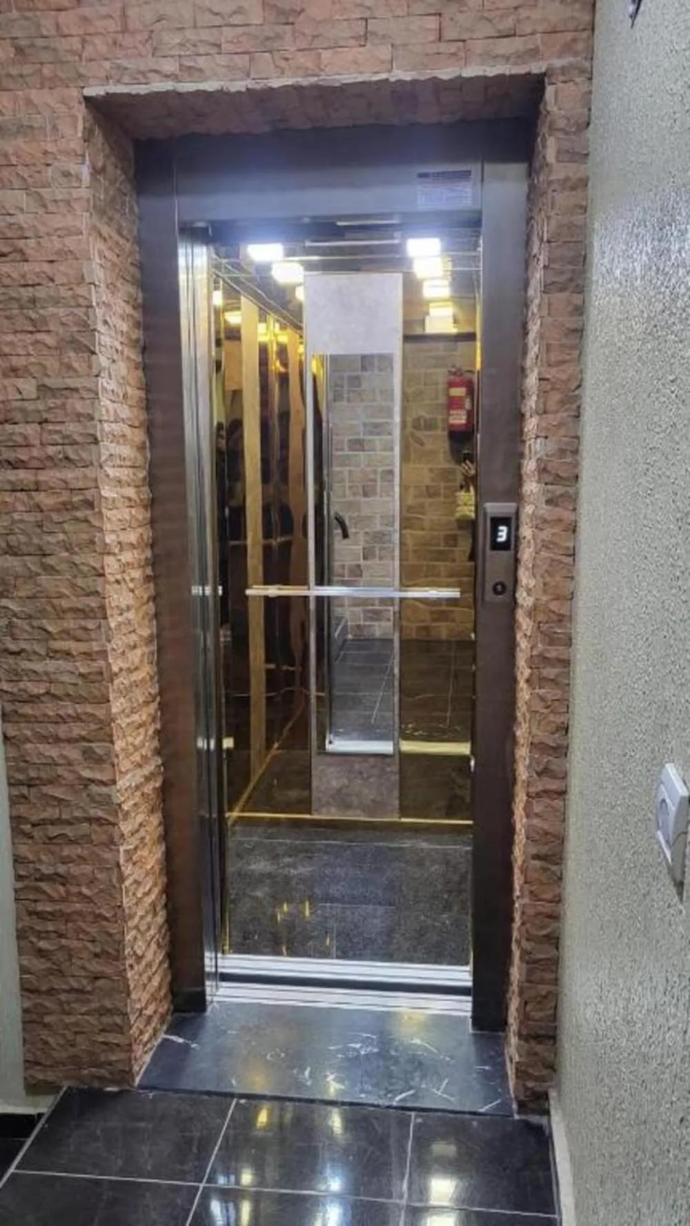 elevator in Appart Hotel Tanger Paname