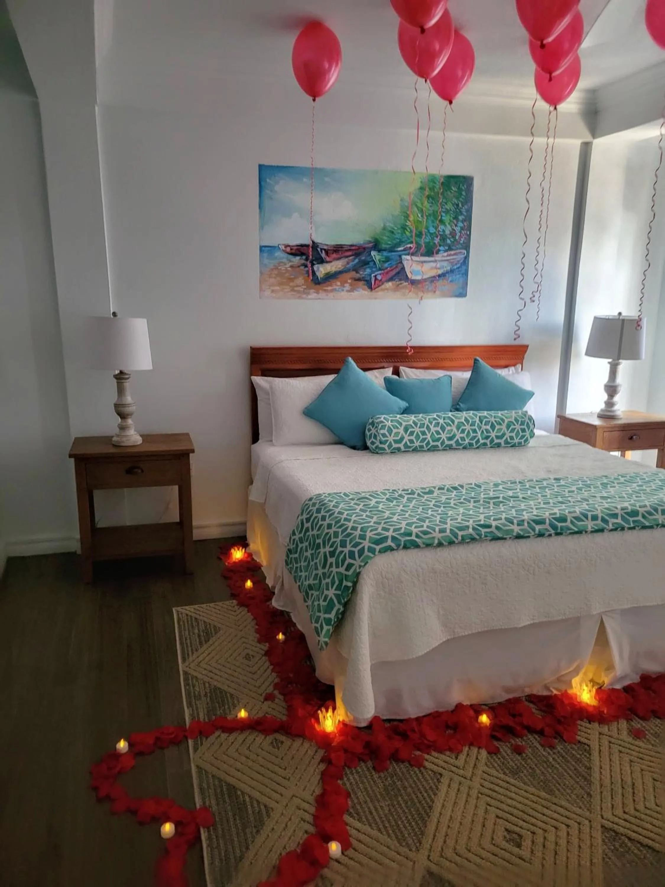 Decorative detail, Bed in Samfi Gardens