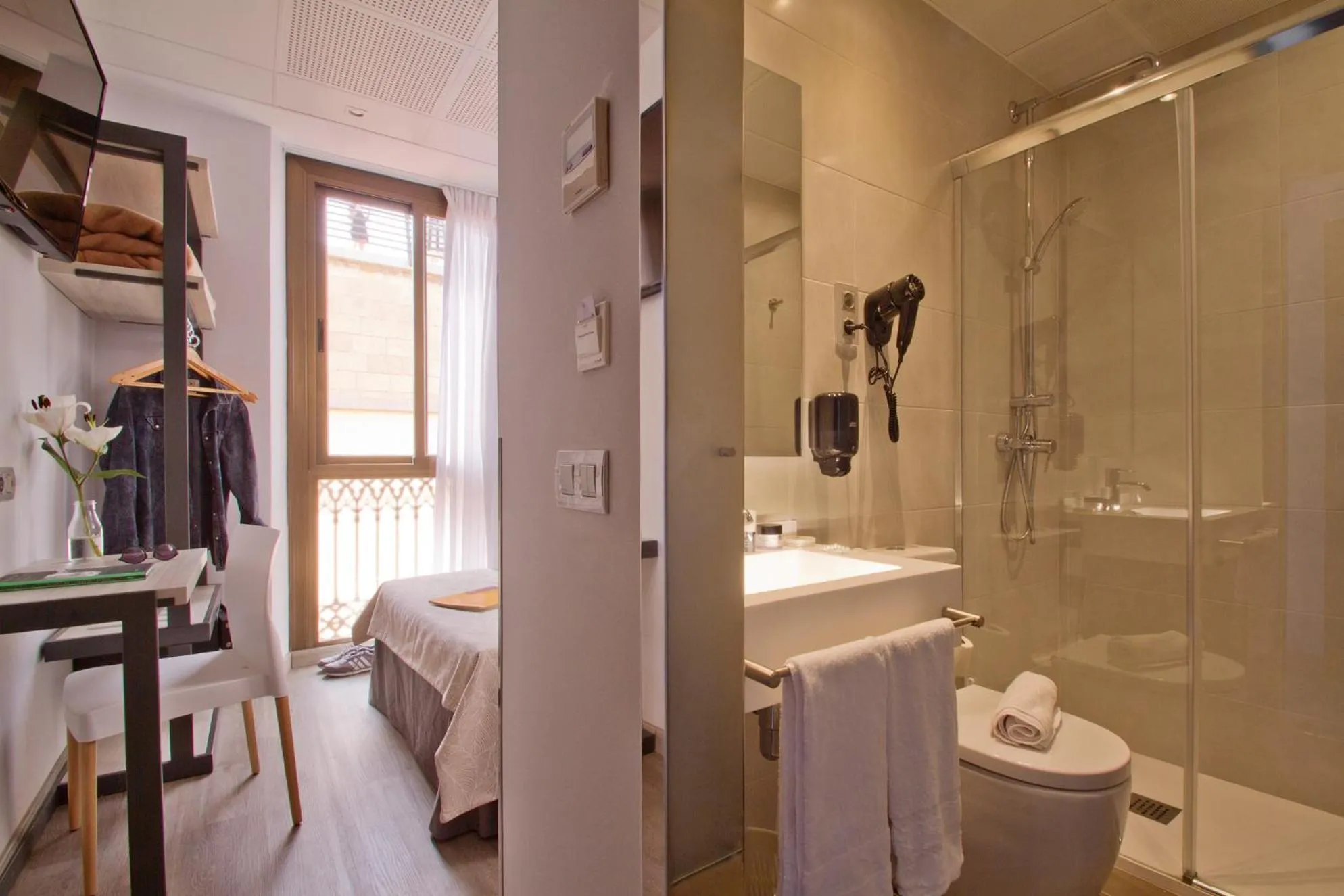 Bathroom in Hostal Benidorm