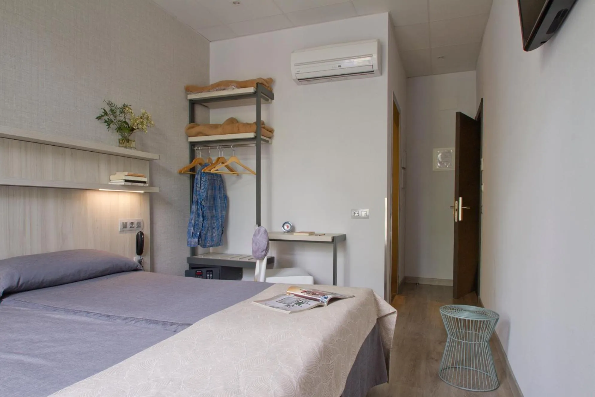 Photo of the whole room, Bed in Hostal Benidorm