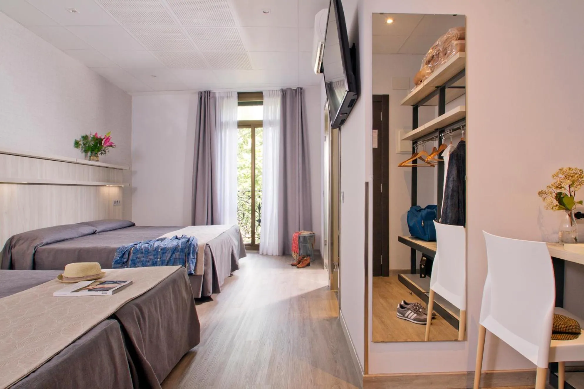 Photo of the whole room, Bed in Hostal Benidorm