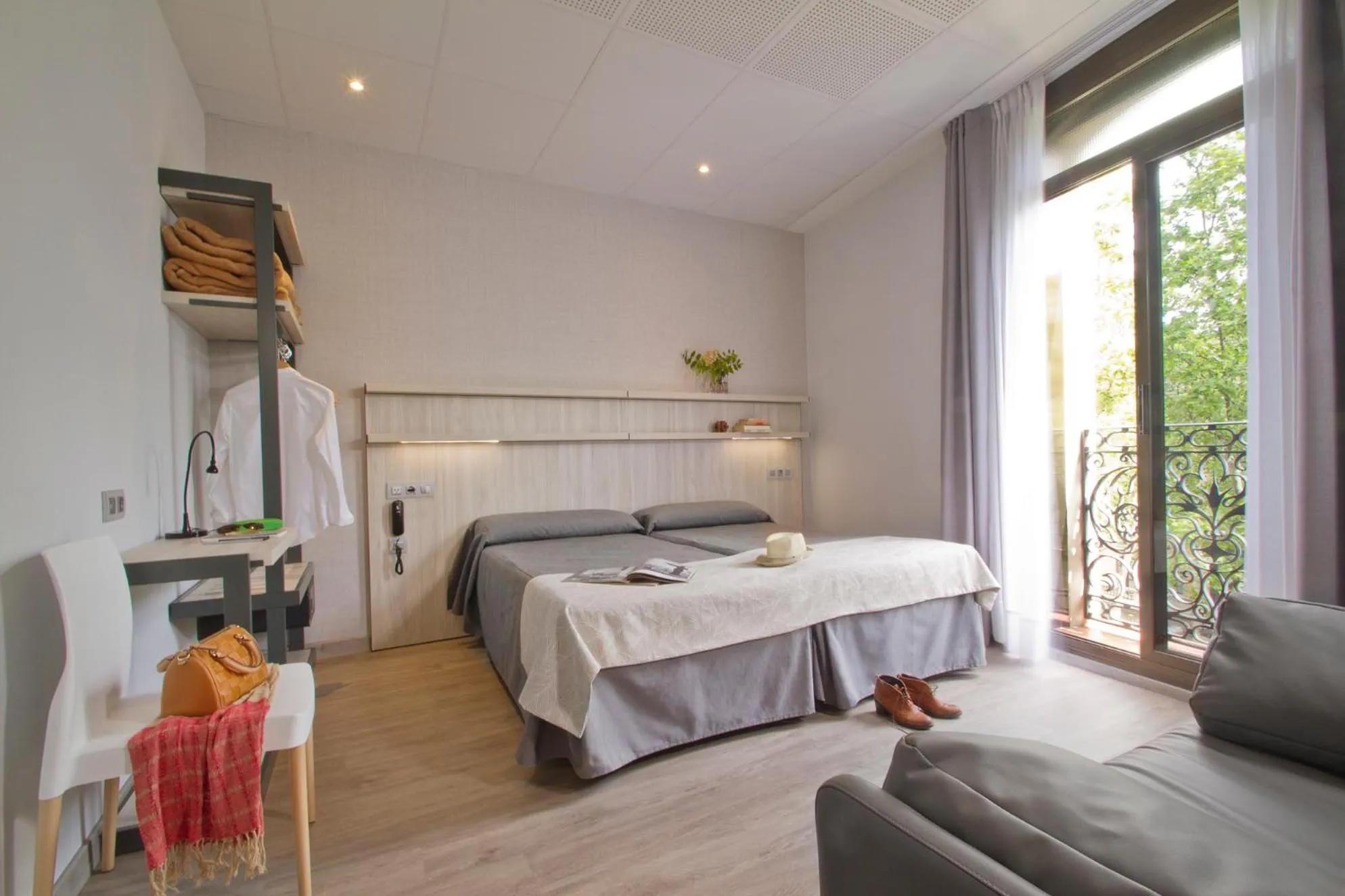 Photo of the whole room, Bed in Hostal Benidorm