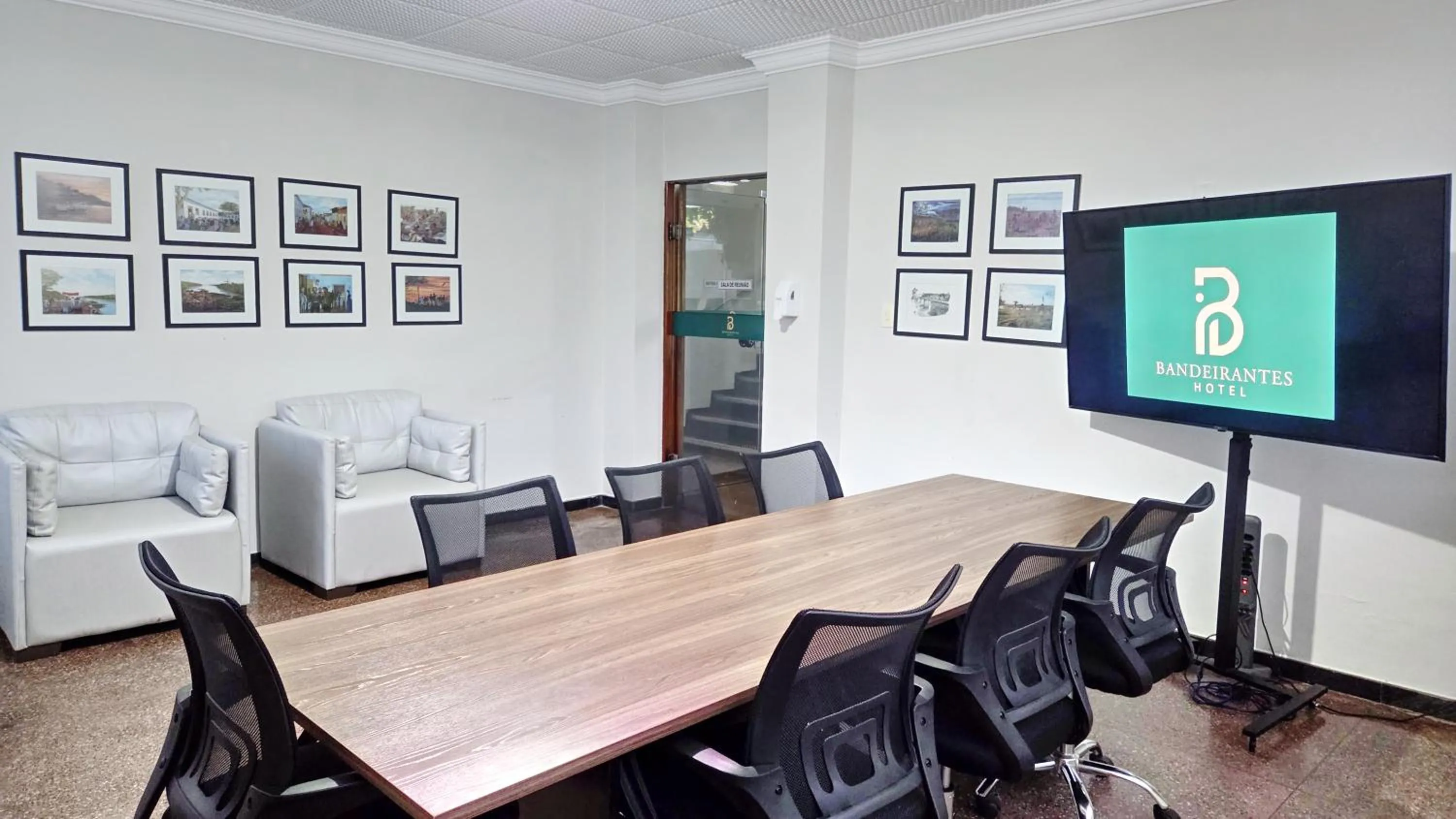 TV and multimedia in Bandeirantes Hotel