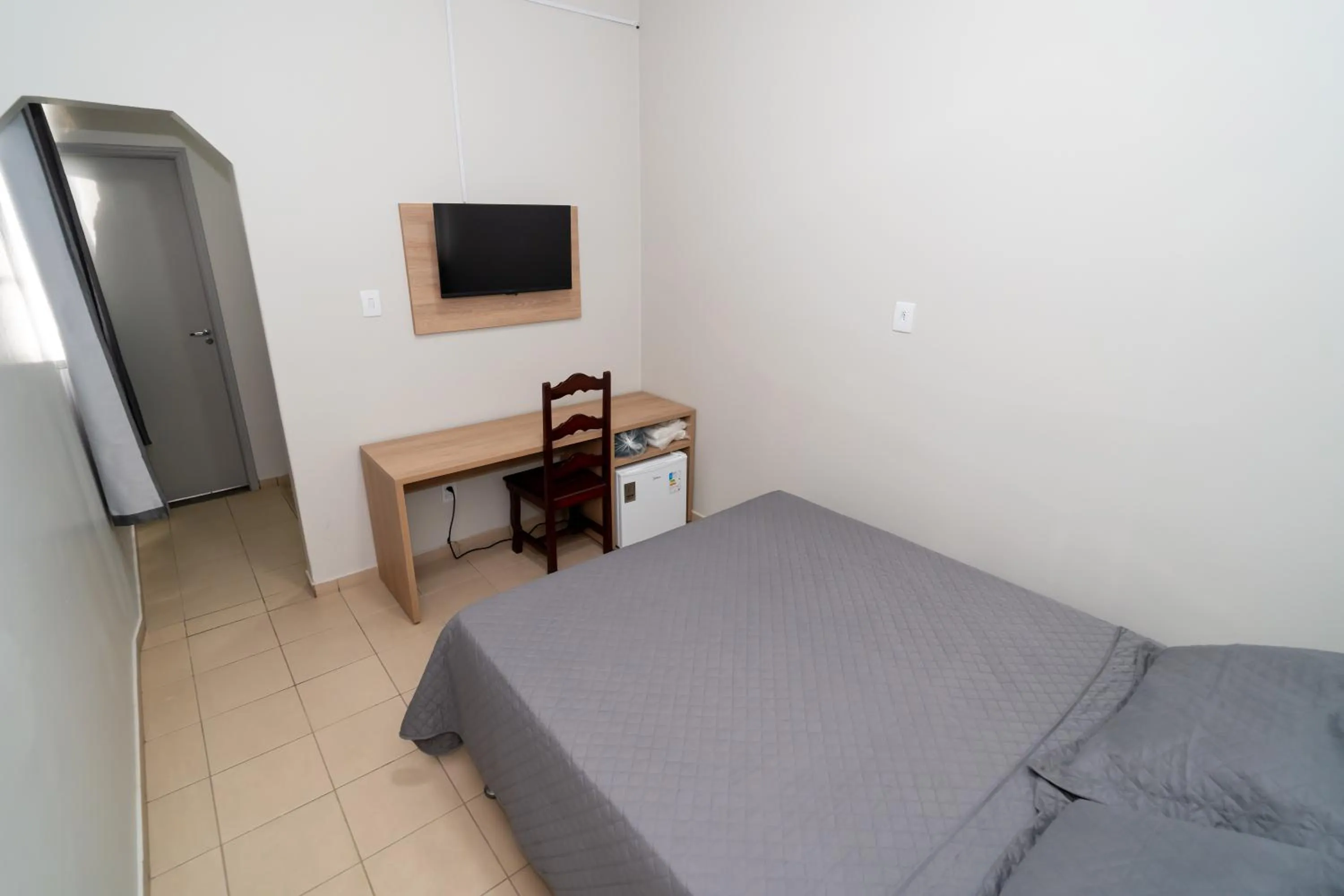 TV and multimedia, Bed in Bandeirantes Hotel