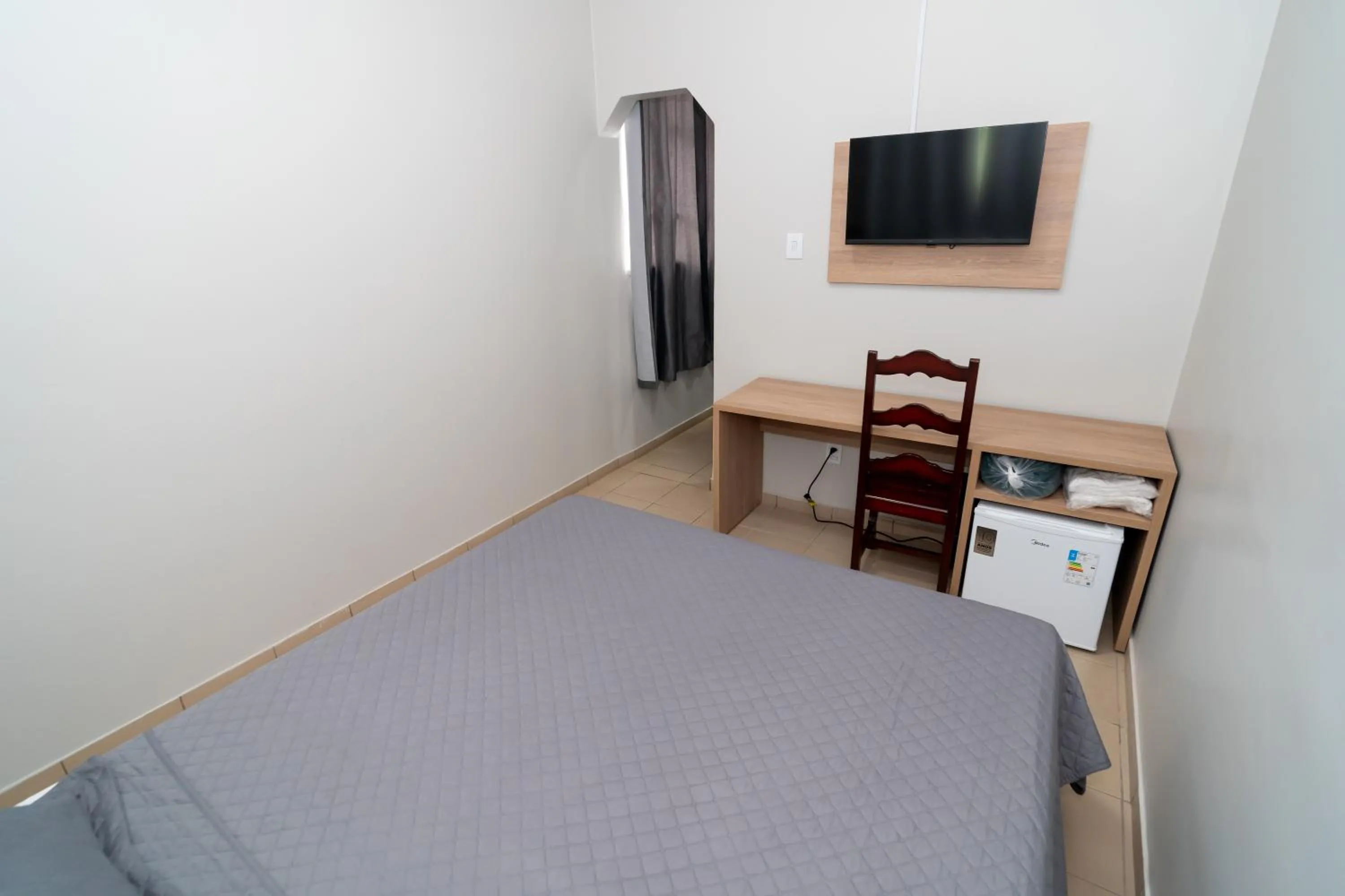 minibar, Bed in Bandeirantes Hotel