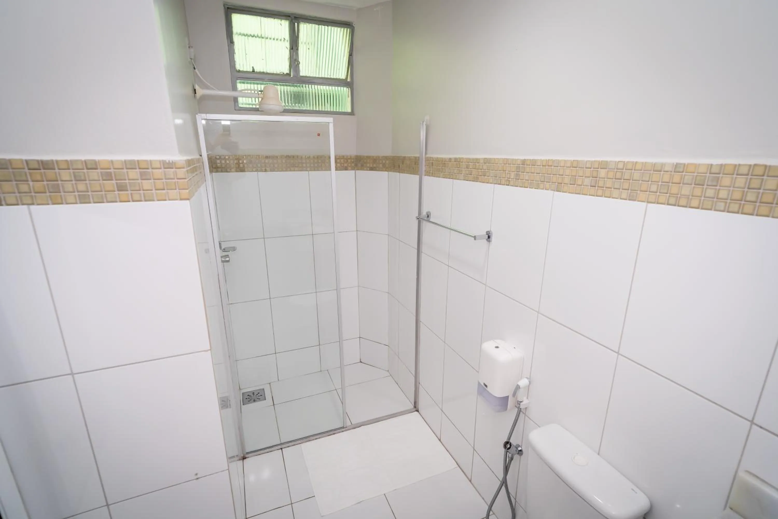 Shower in Bandeirantes Hotel