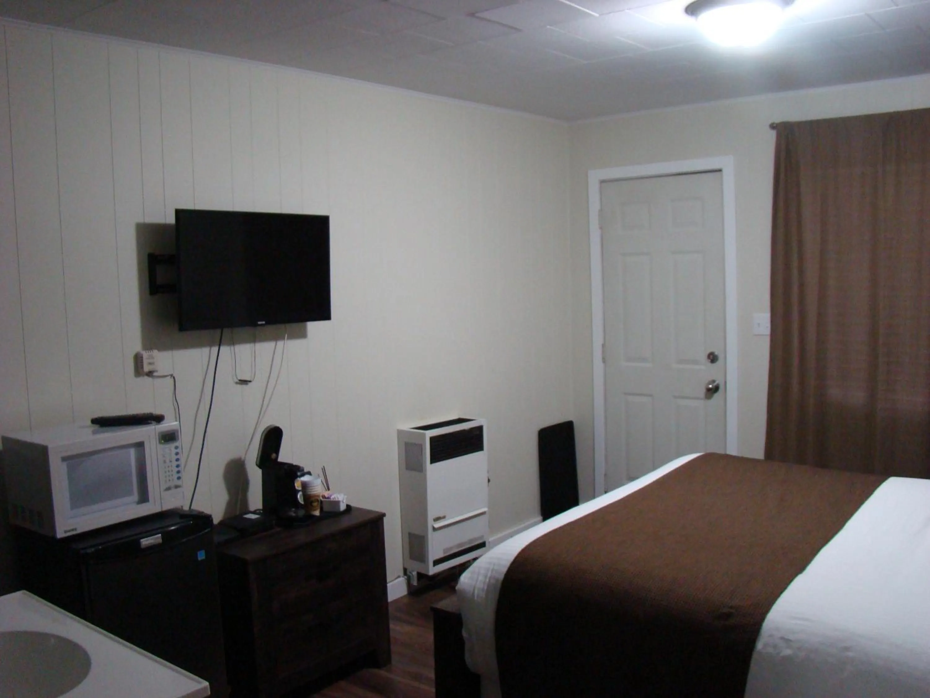 Bedroom, Bed in Paddock Inn