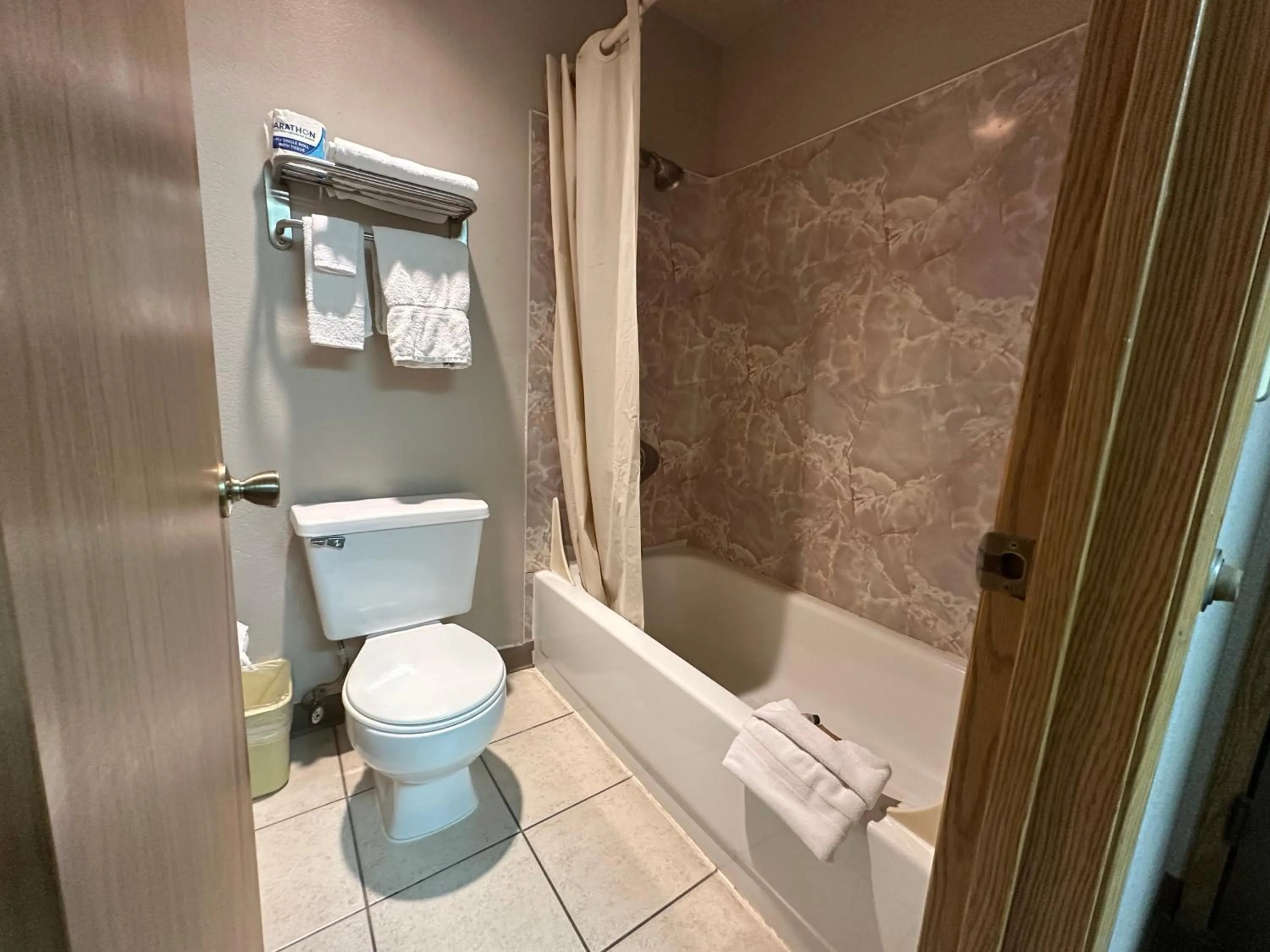 Shower in Timber Lodge Inn