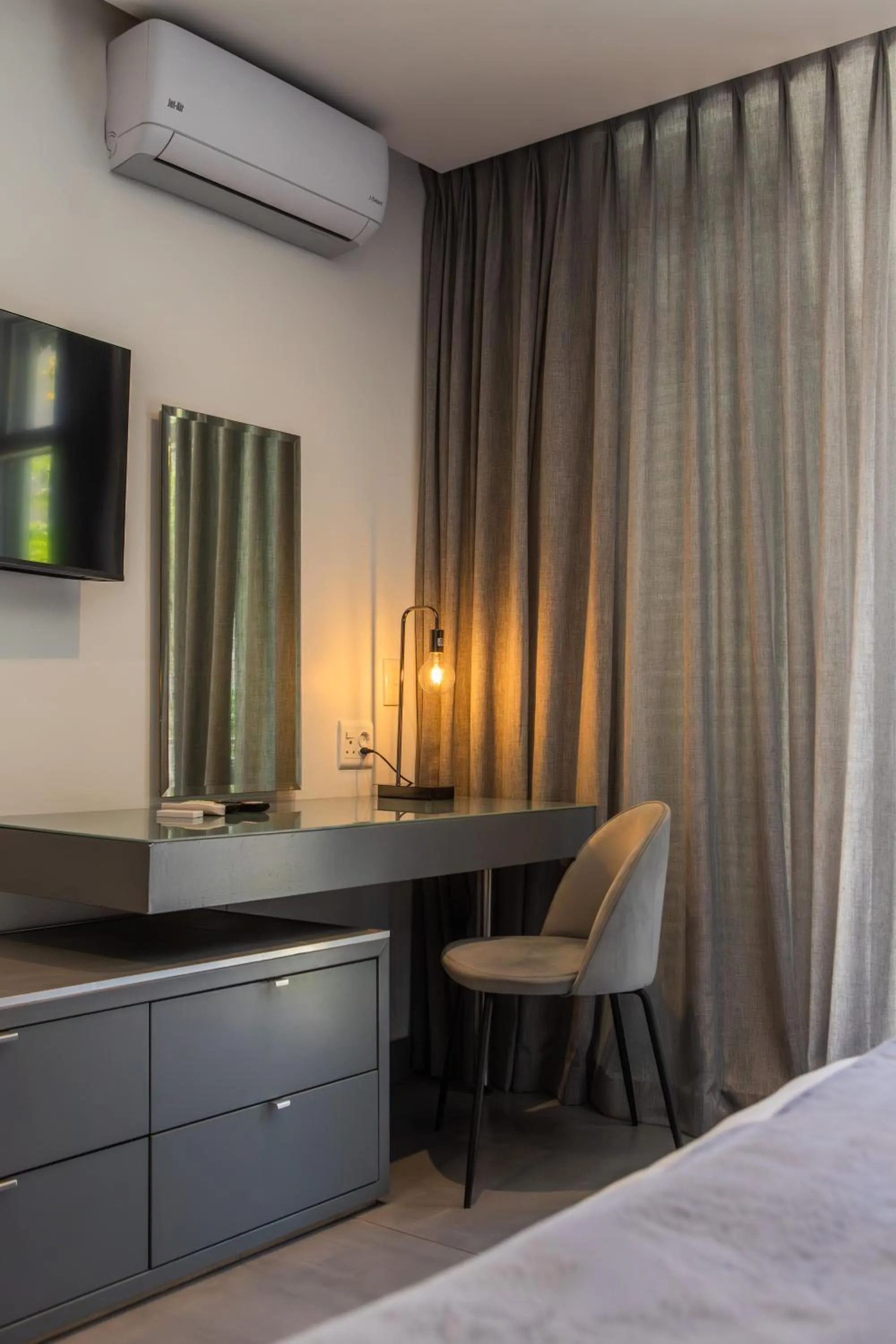 Bed in Atlantic Affair Boutique Hotel