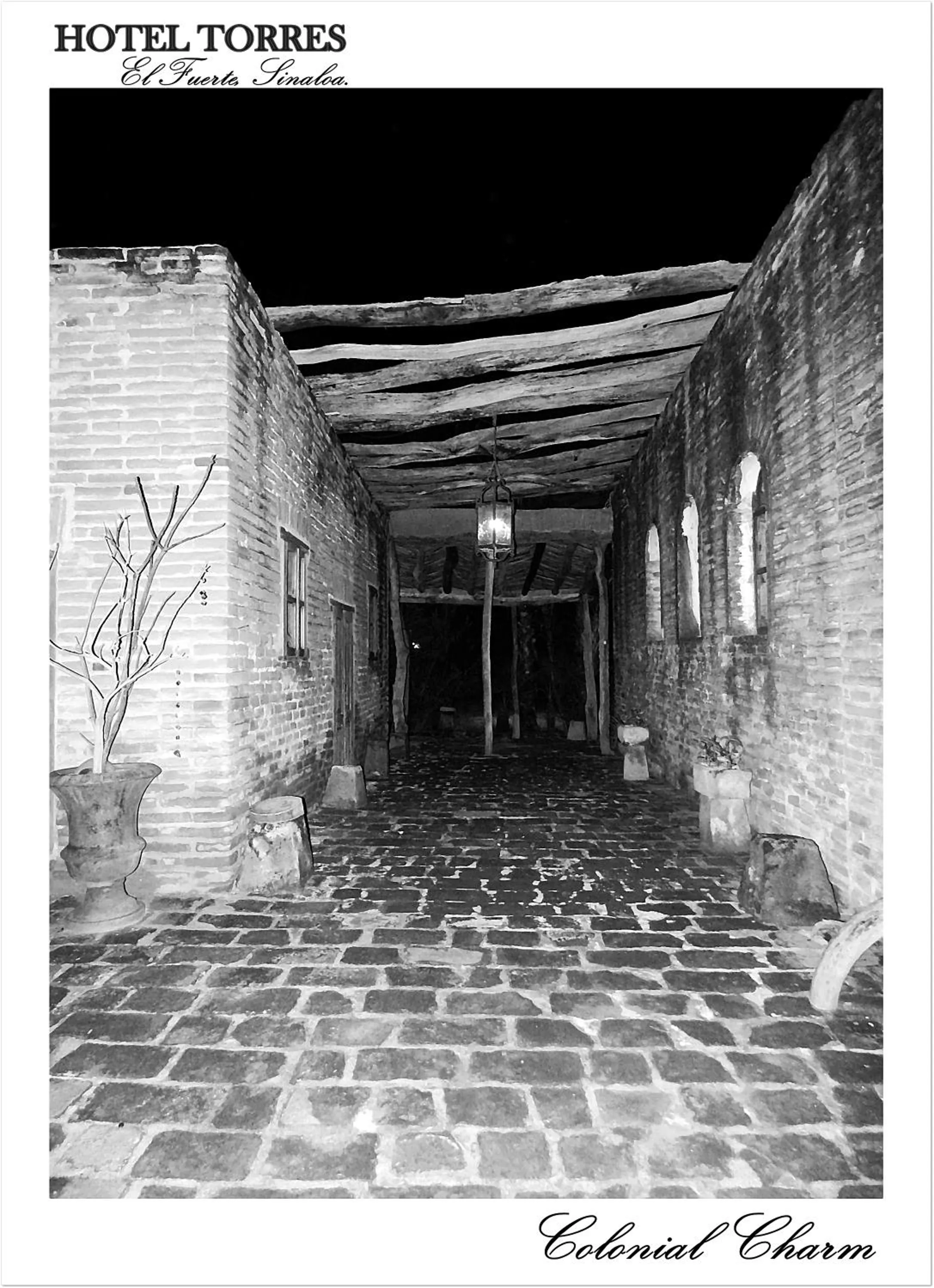 Patio in Hotel Torres Del Fuerte