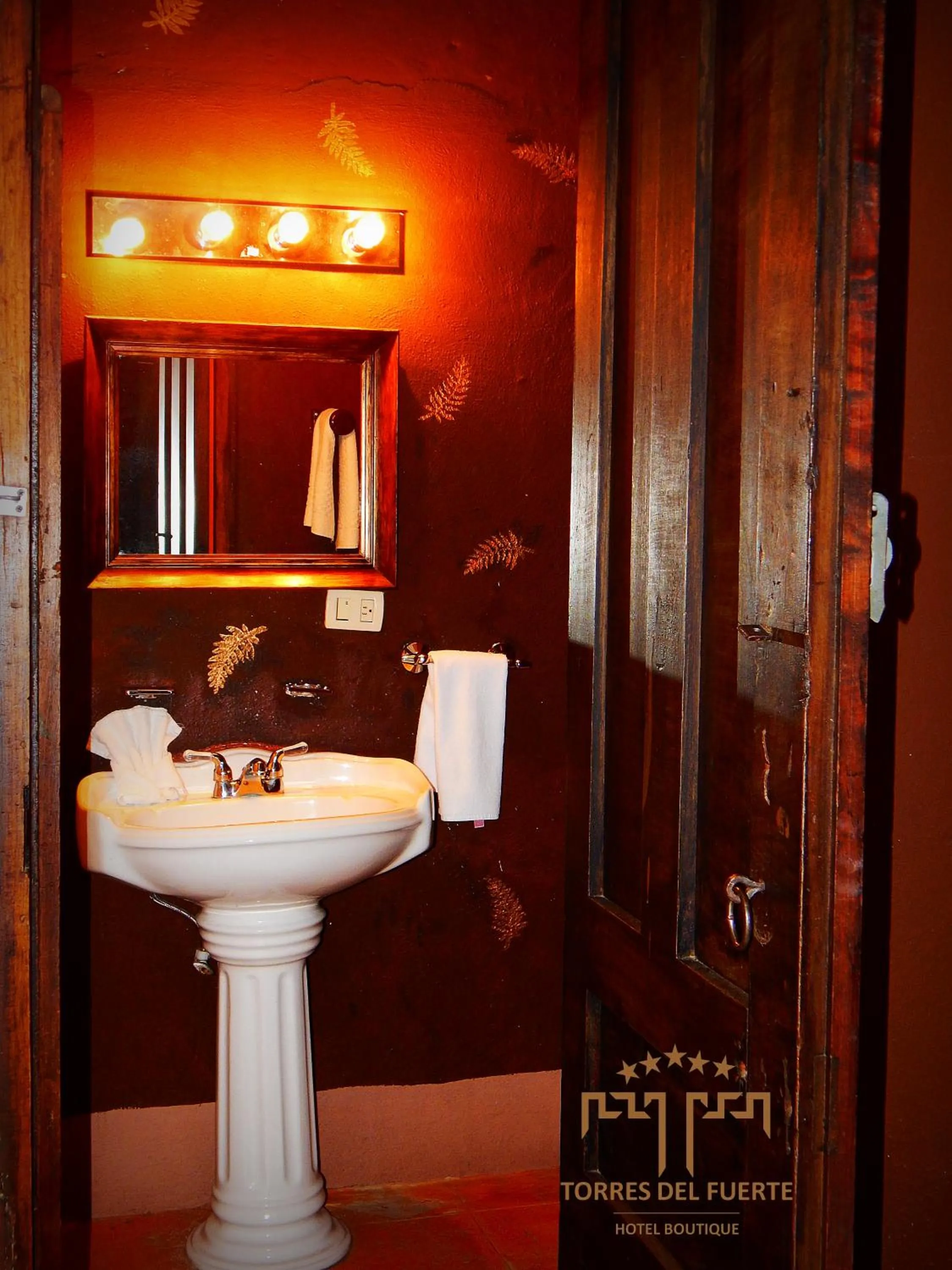 Bathroom in Hotel Torres Del Fuerte