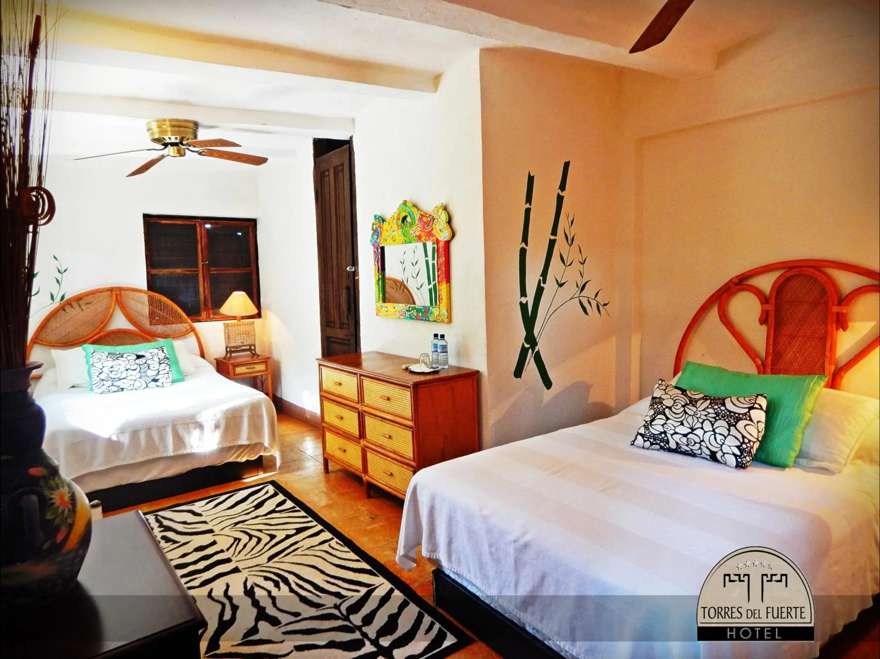 Standard Twin Room in Hotel Torres Del Fuerte Standard Twin Room in Hotel Torres Del Fuerte