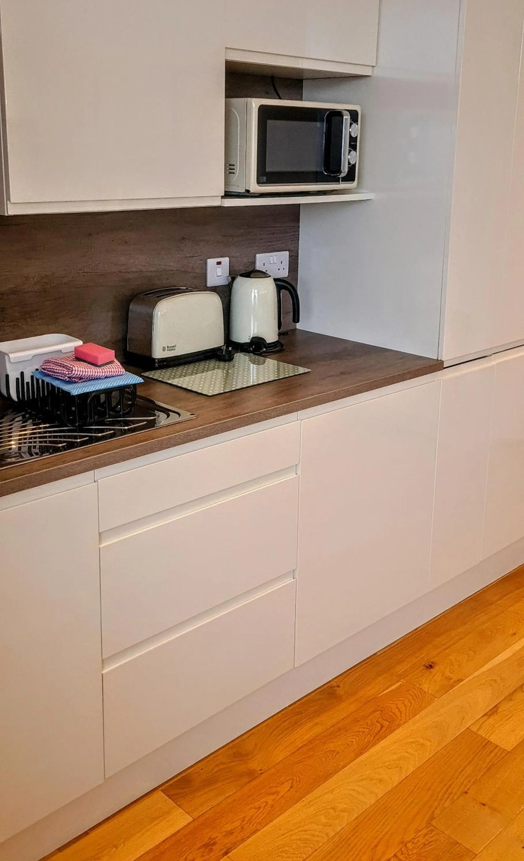 Kitchen or kitchenette in Boat House Super Suites