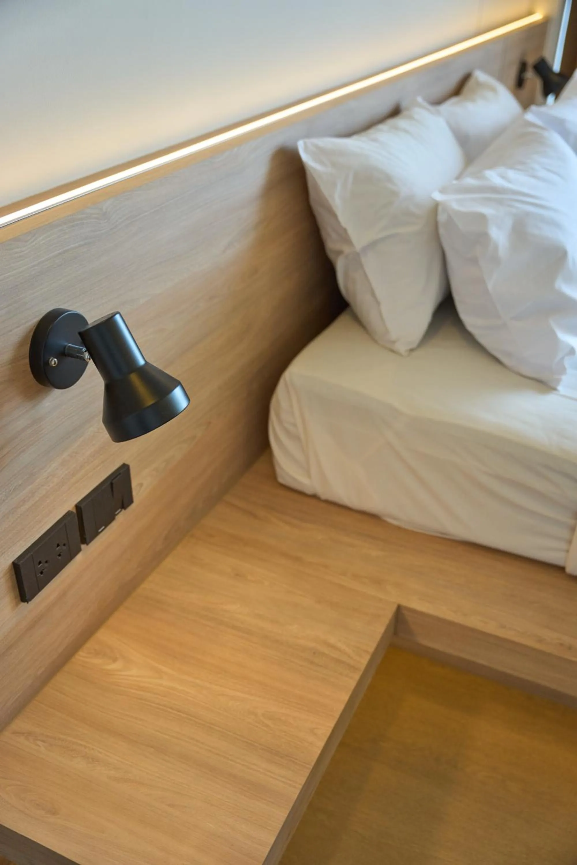 Guests, Bed in Welcome Plaza Hotel Pattaya