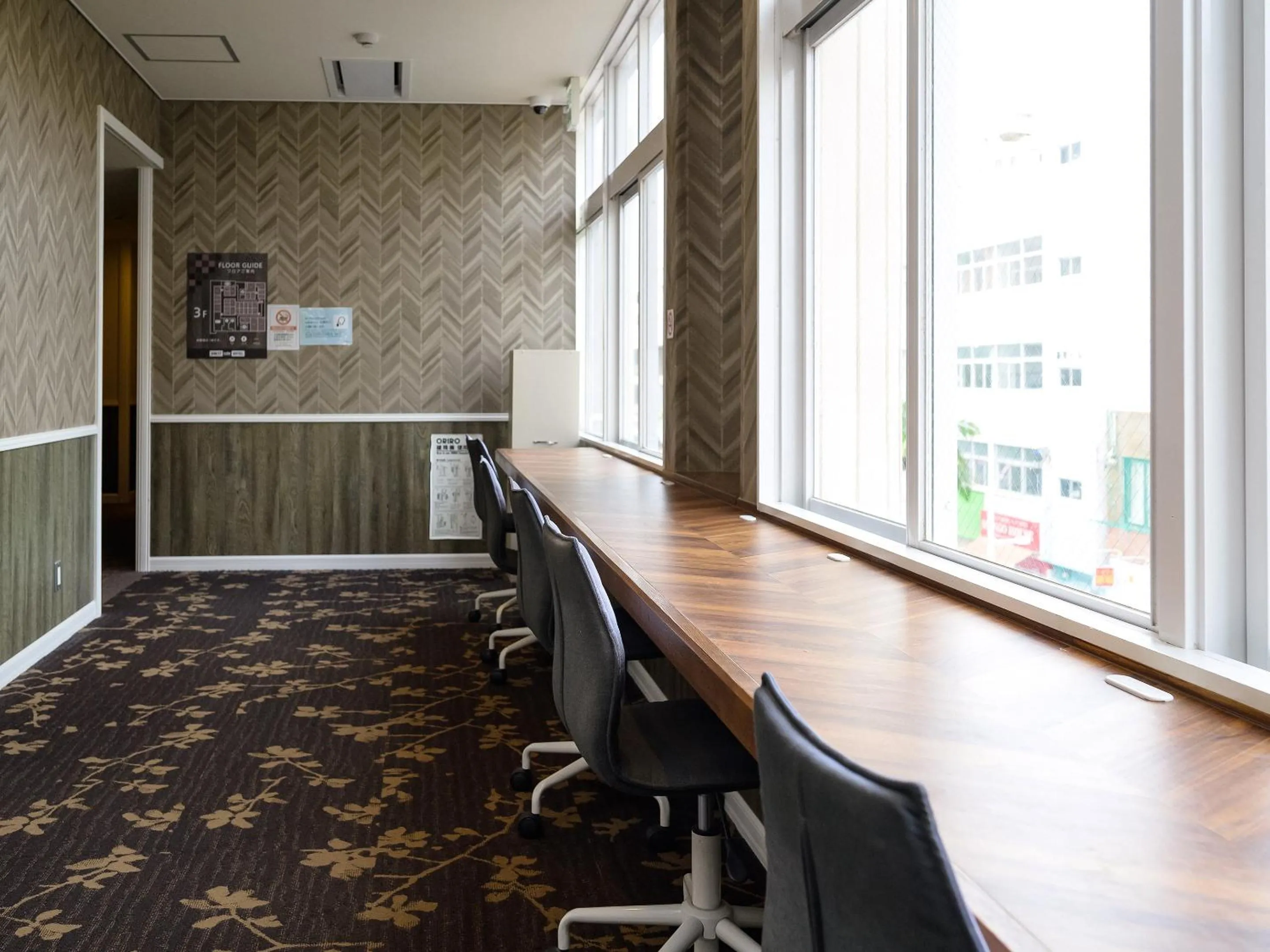 Communal lounge/ TV room in HOTEL THE CUBE Naha Kokusai Street