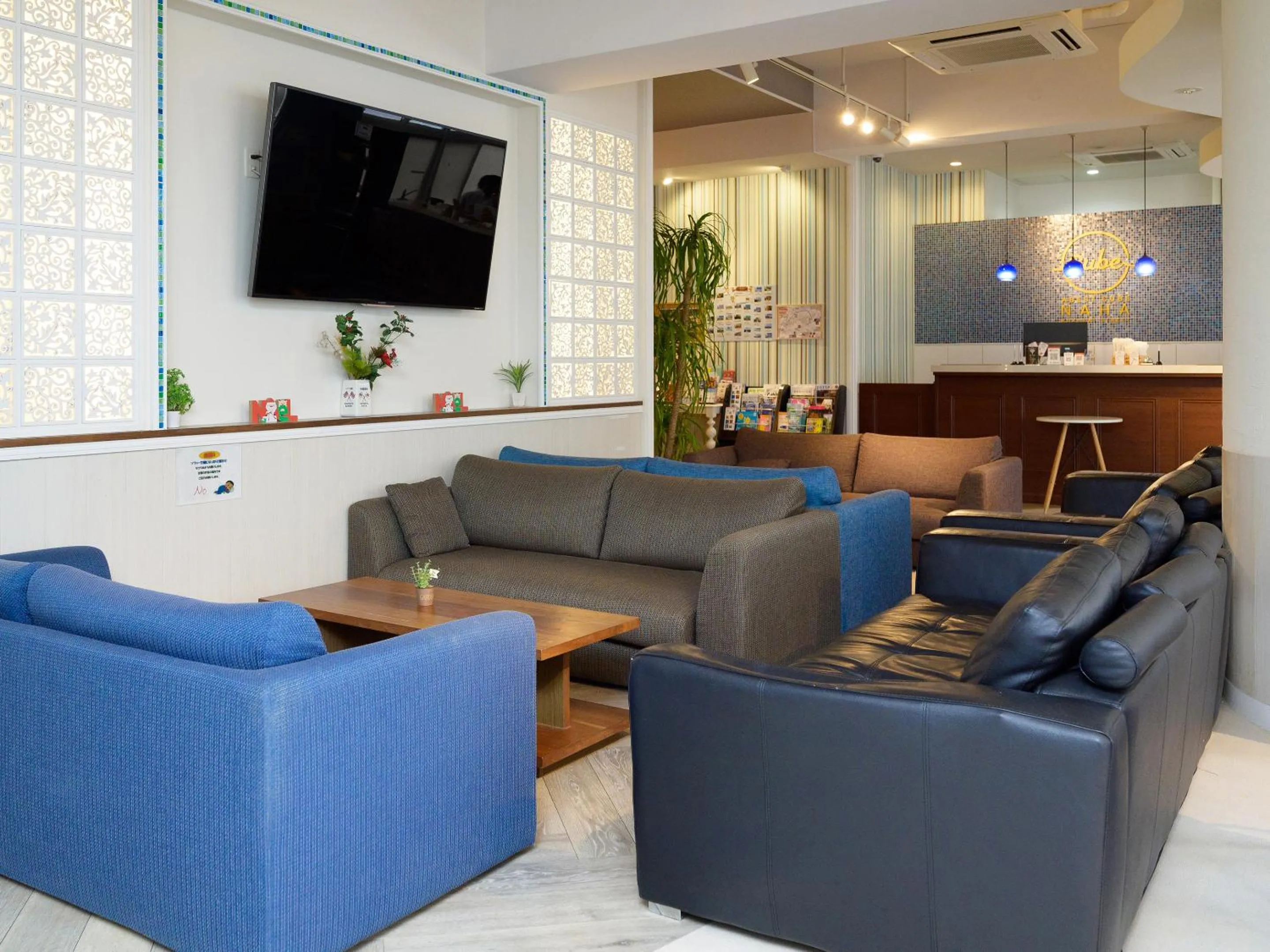 Communal lounge/ TV room in HOTEL THE CUBE Naha Kokusai Street
