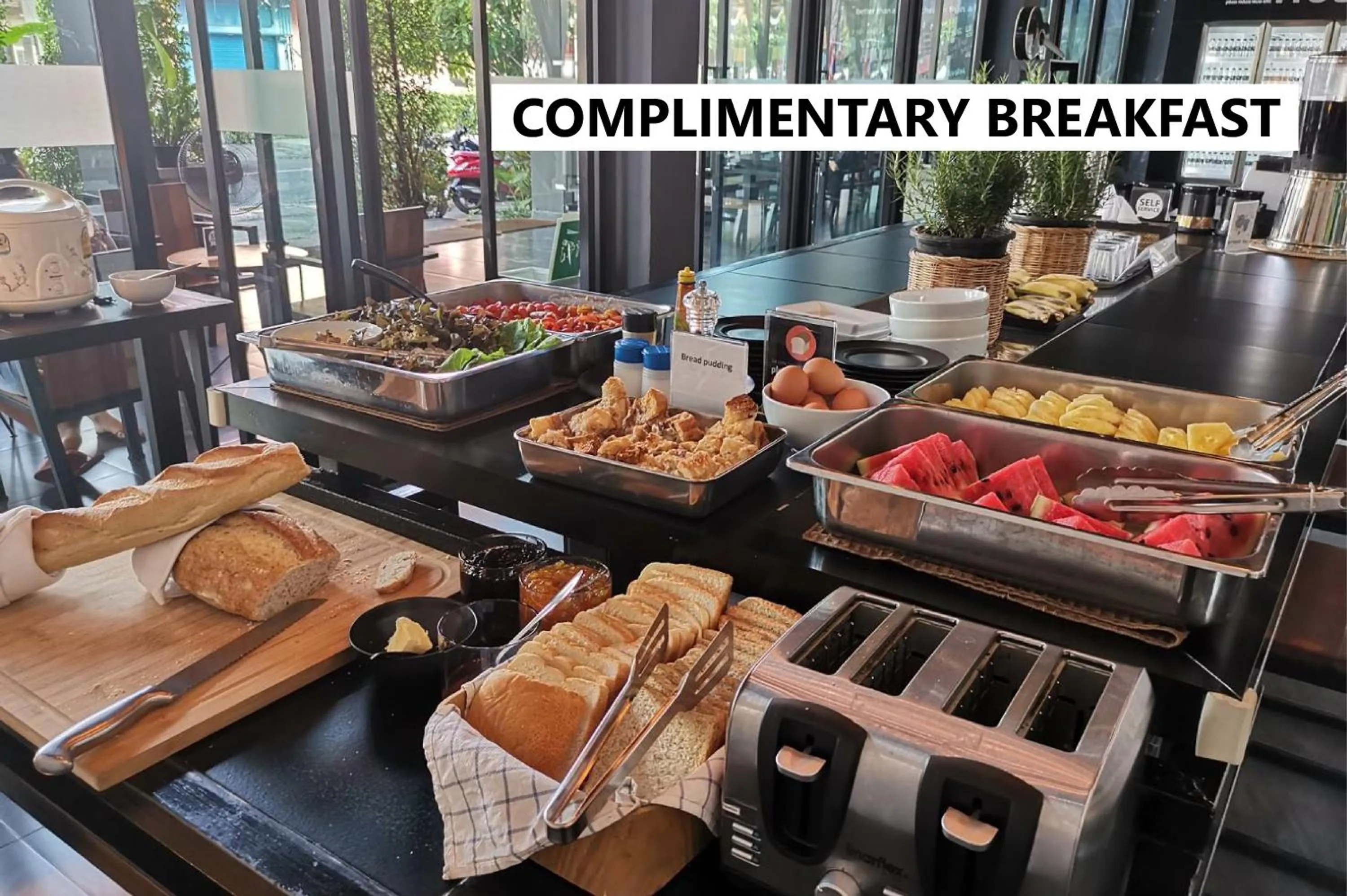 Food and drinks in The Common Hostel