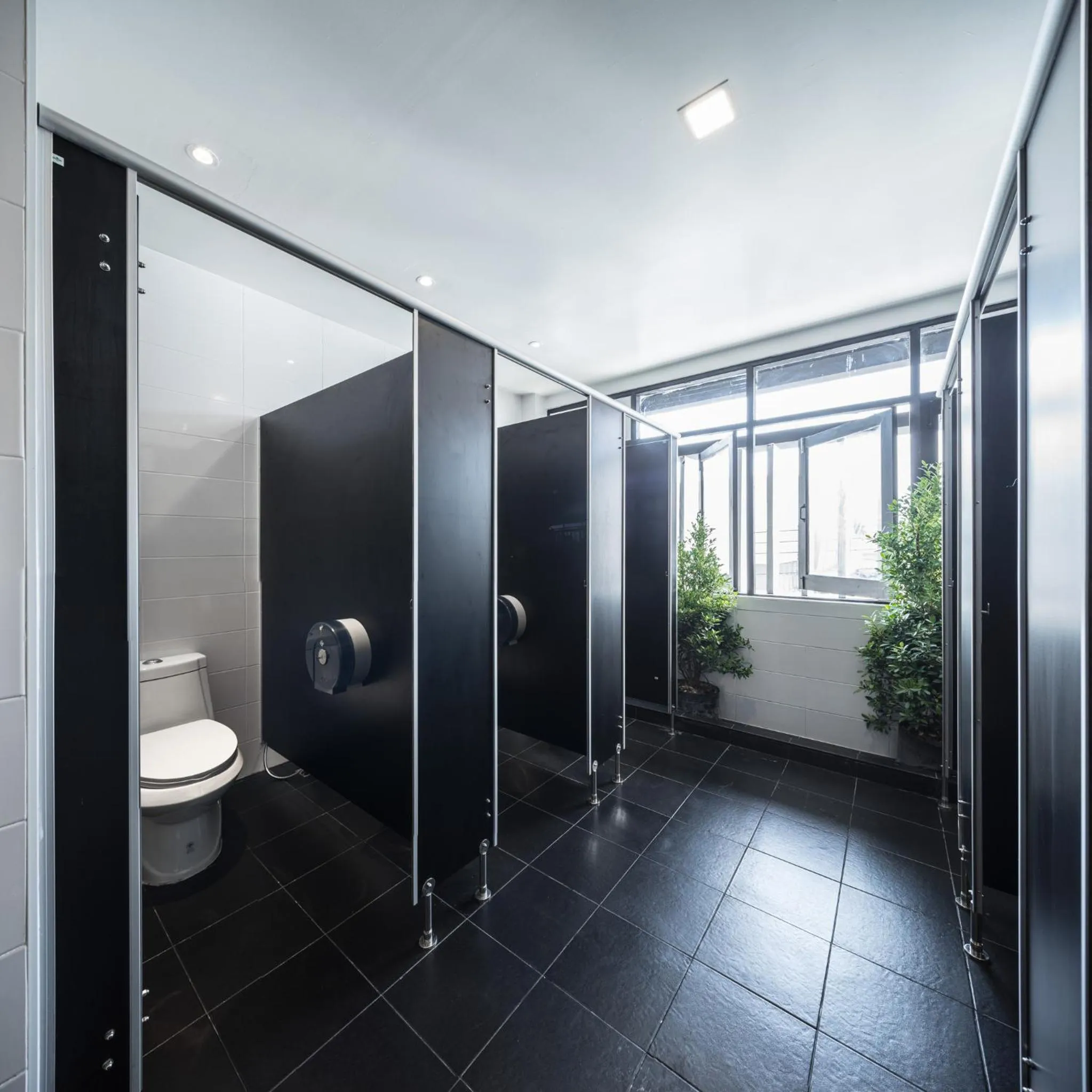 Shower in The Common Hostel