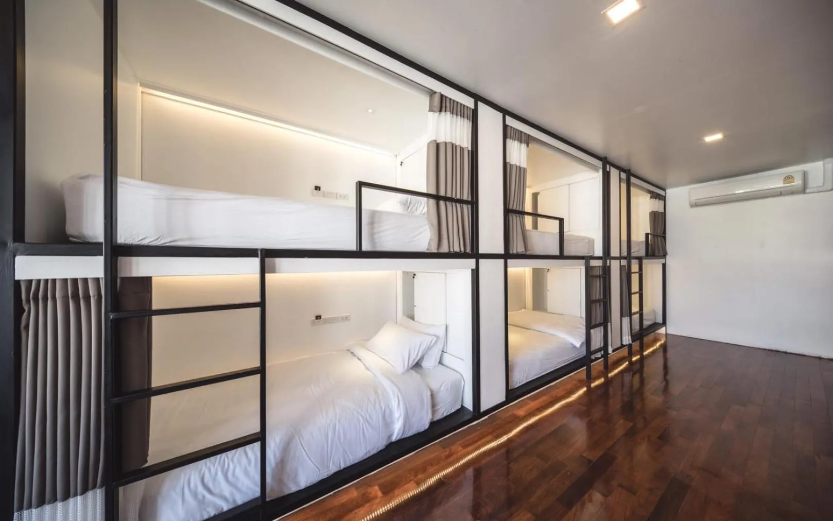 bunk bed, Bed in The Common Hostel