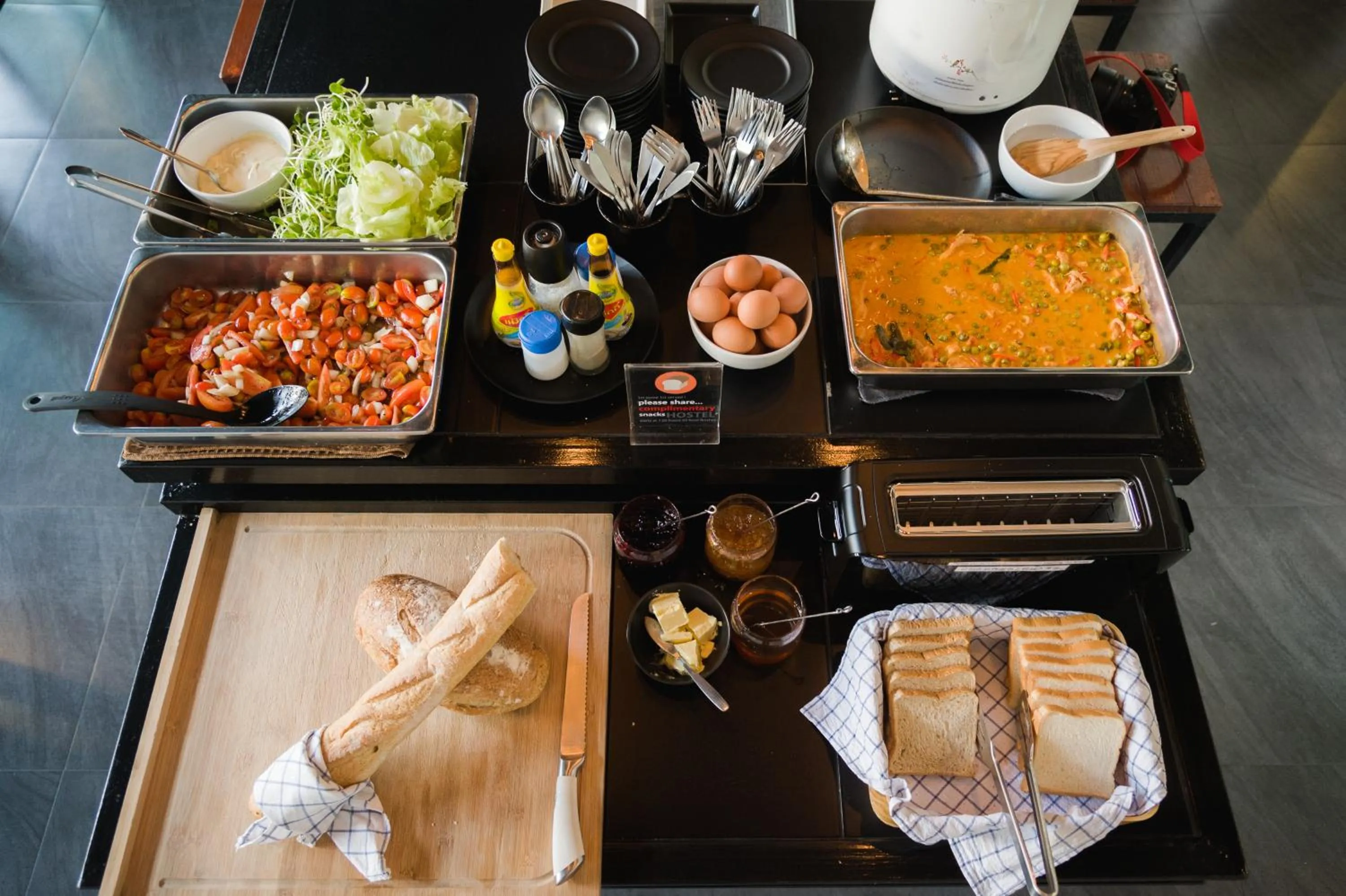 Food in The Common Hostel