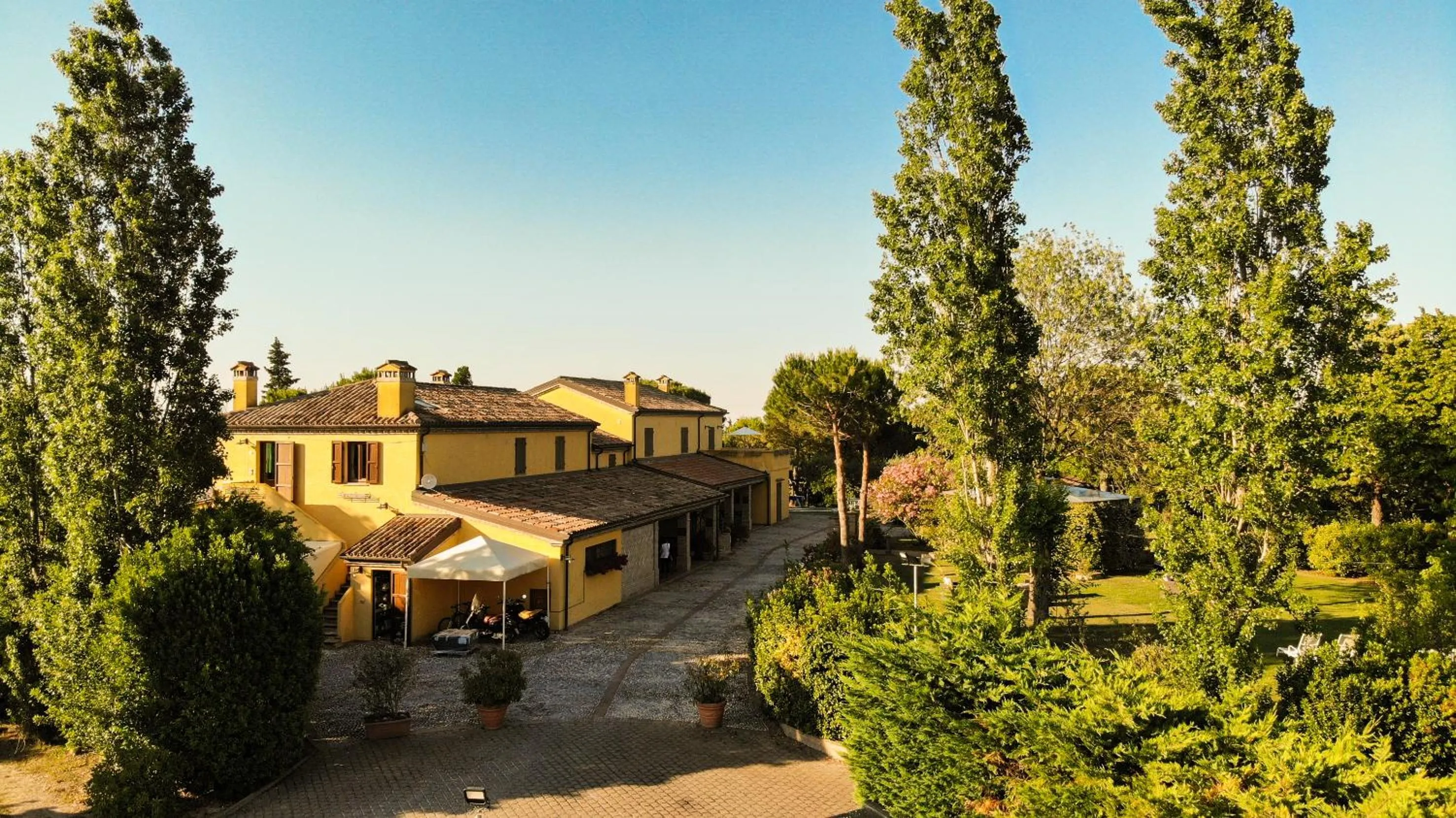 Property building in Il Podere Del Germano Reale