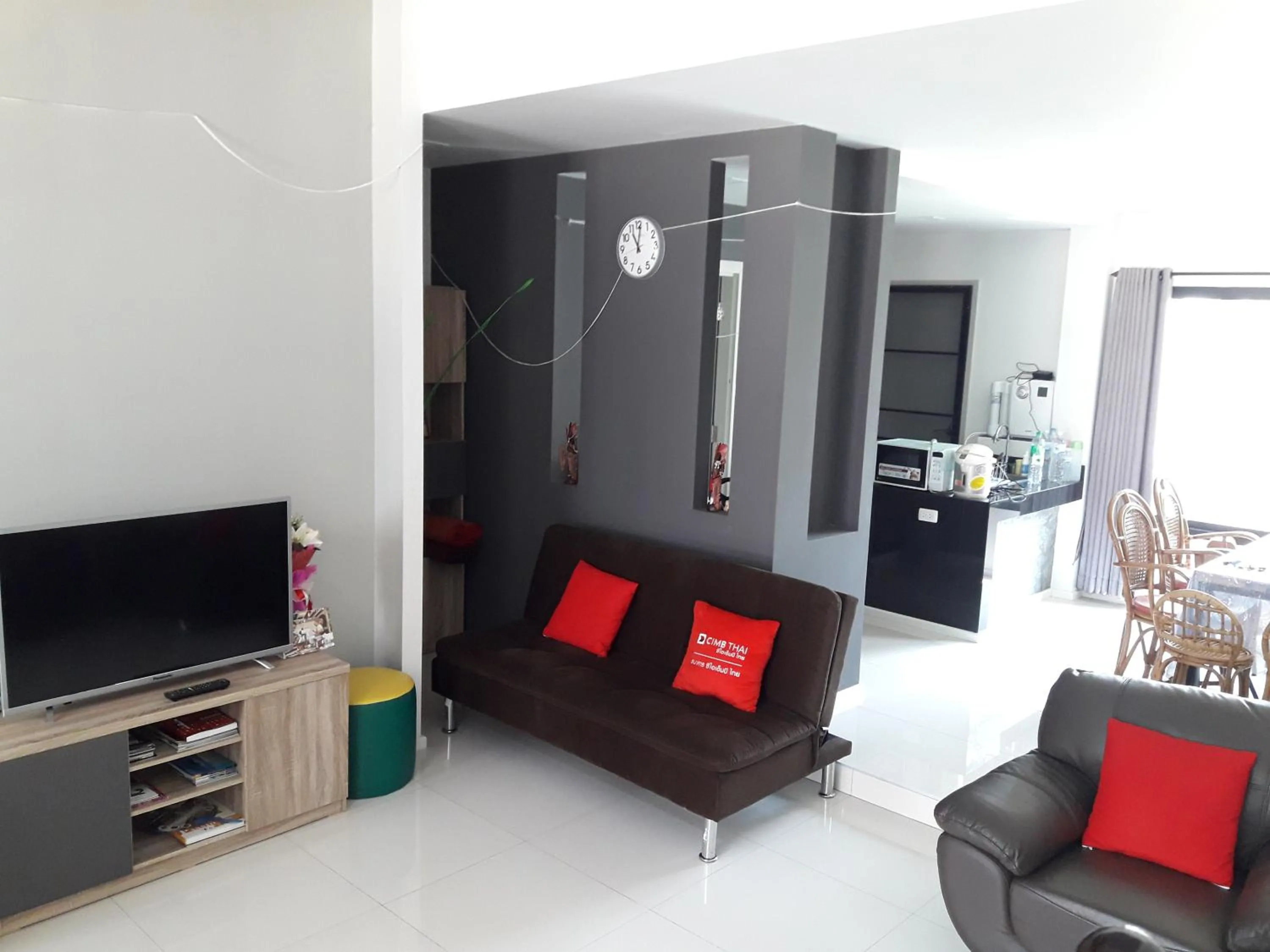 Restaurant/places to eat in New Loft Modern Home