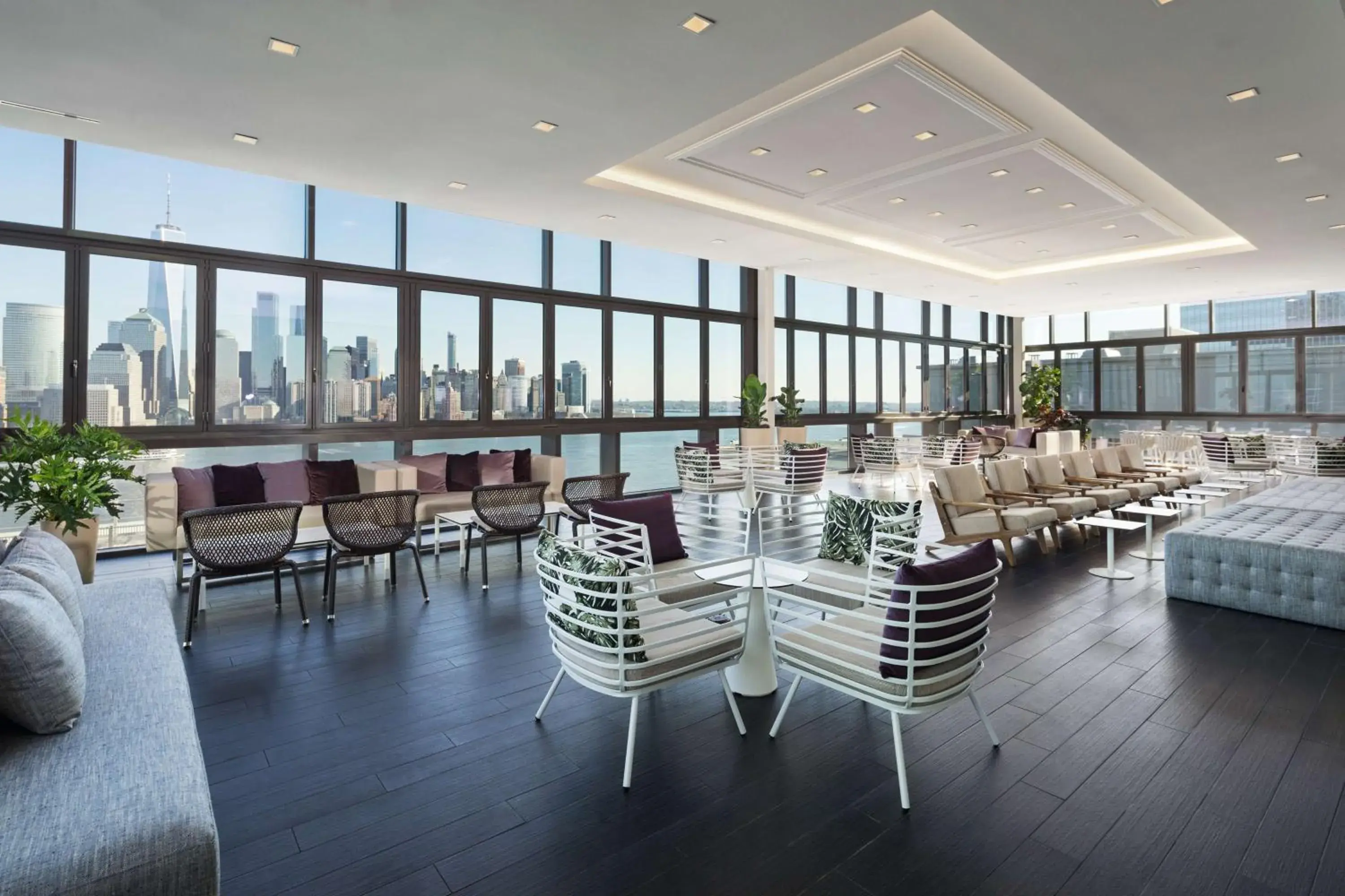 Lounge or bar in Hyatt House Jersey City Lounge or bar in Hyatt House Jersey City