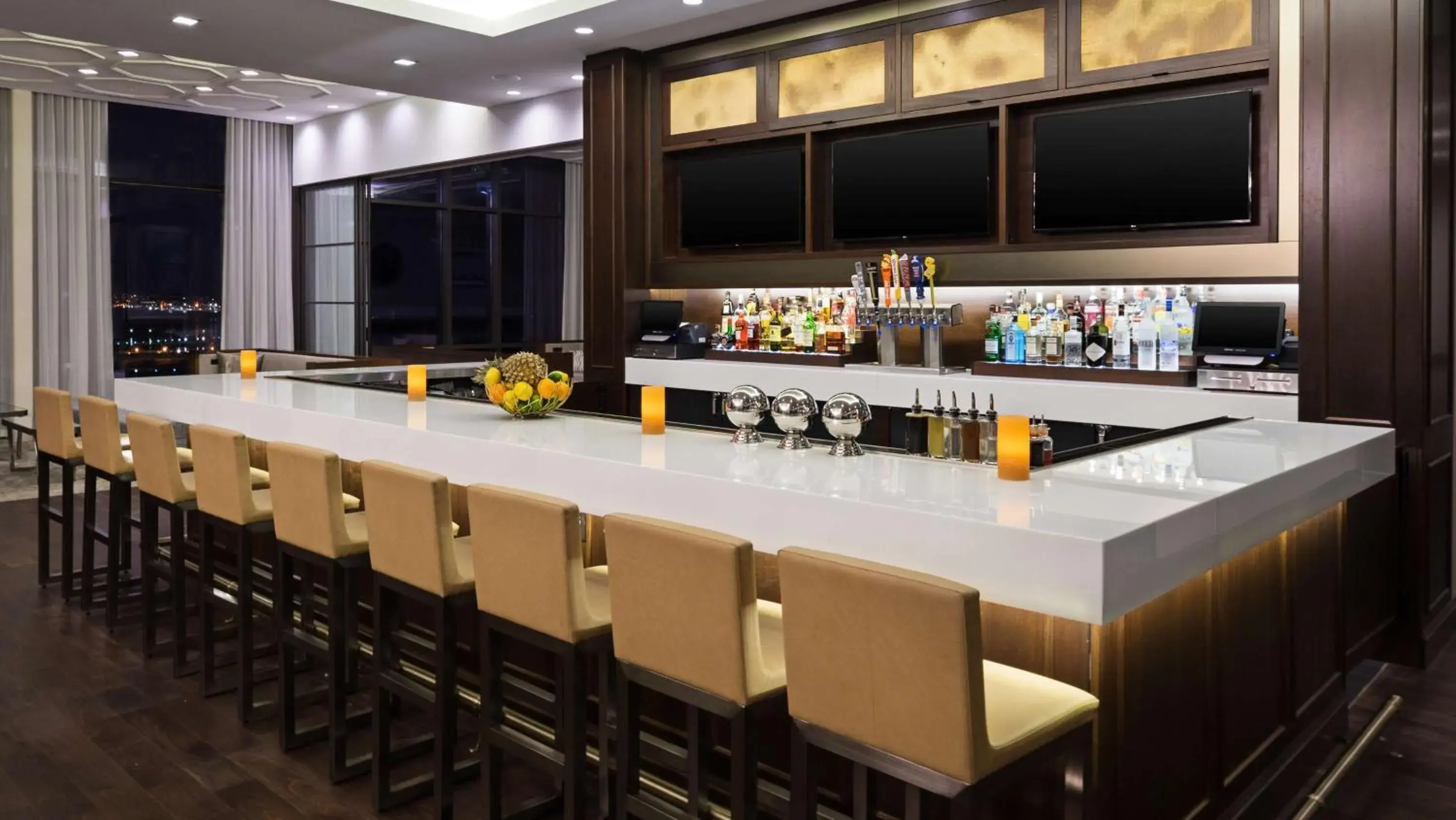 Lounge or bar in Hyatt House Jersey City Lounge or bar in Hyatt House Jersey City