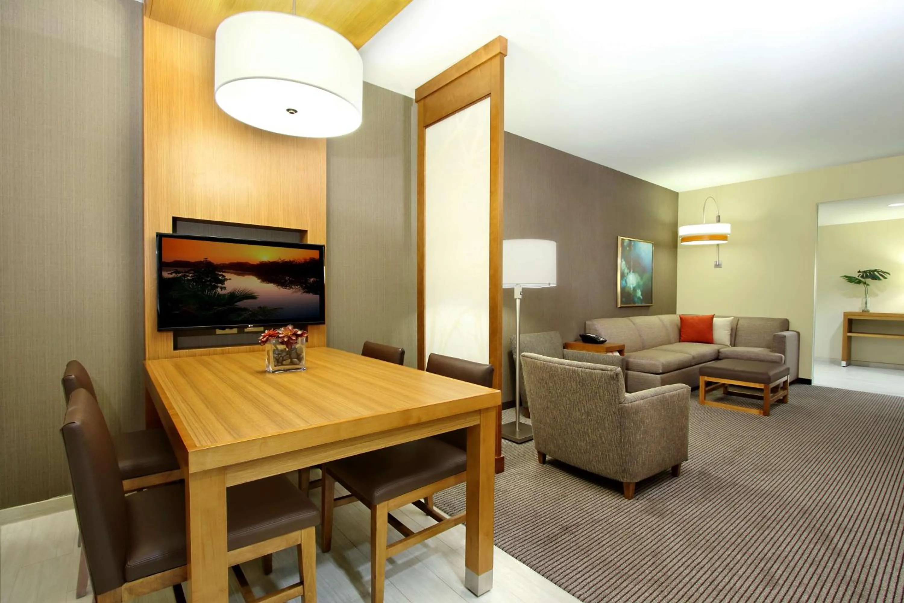 Photo of the whole room, Bed in Hyatt Place Houston NW Vintage Park