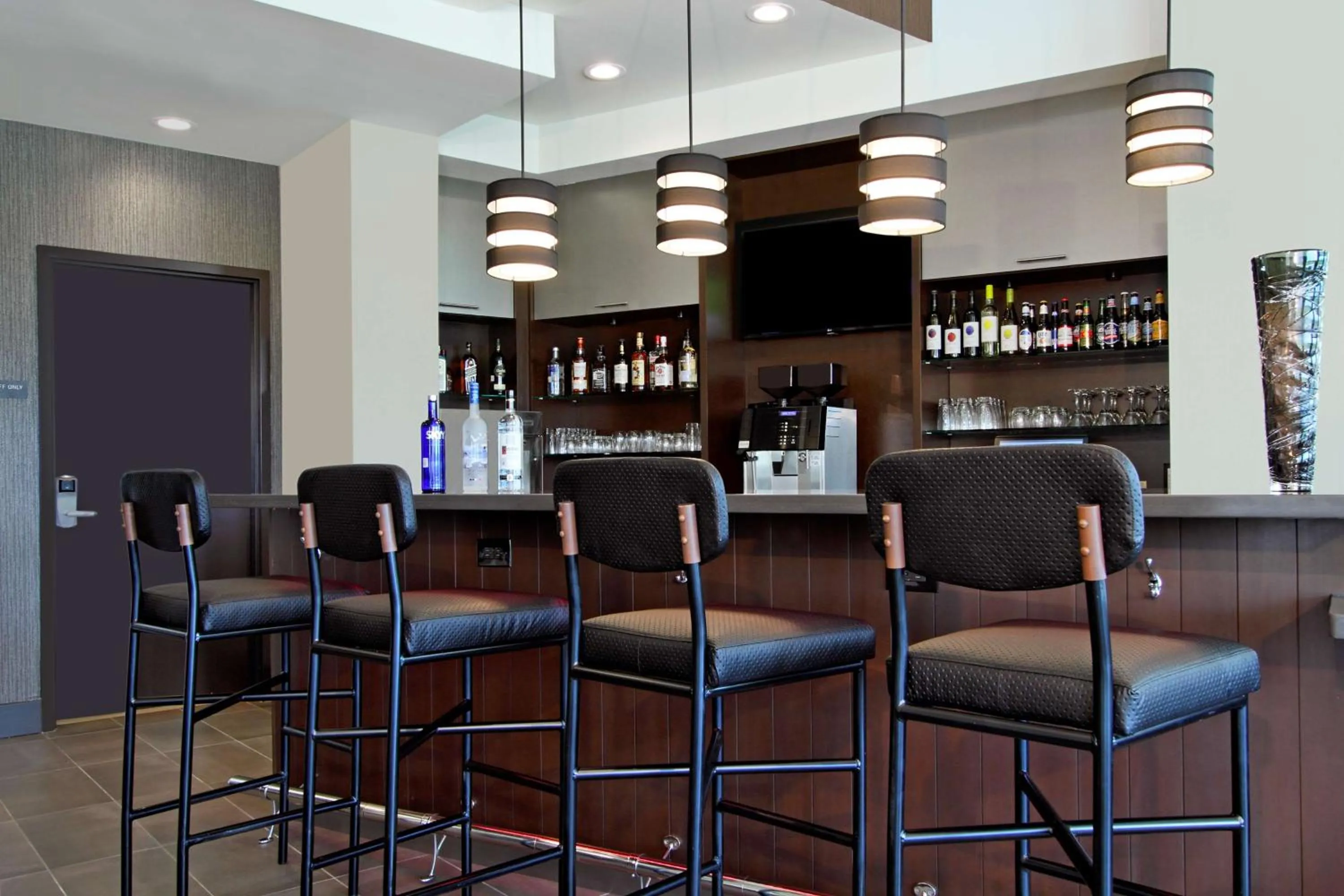 Lounge or bar in Hyatt Place Houston NW Vintage Park